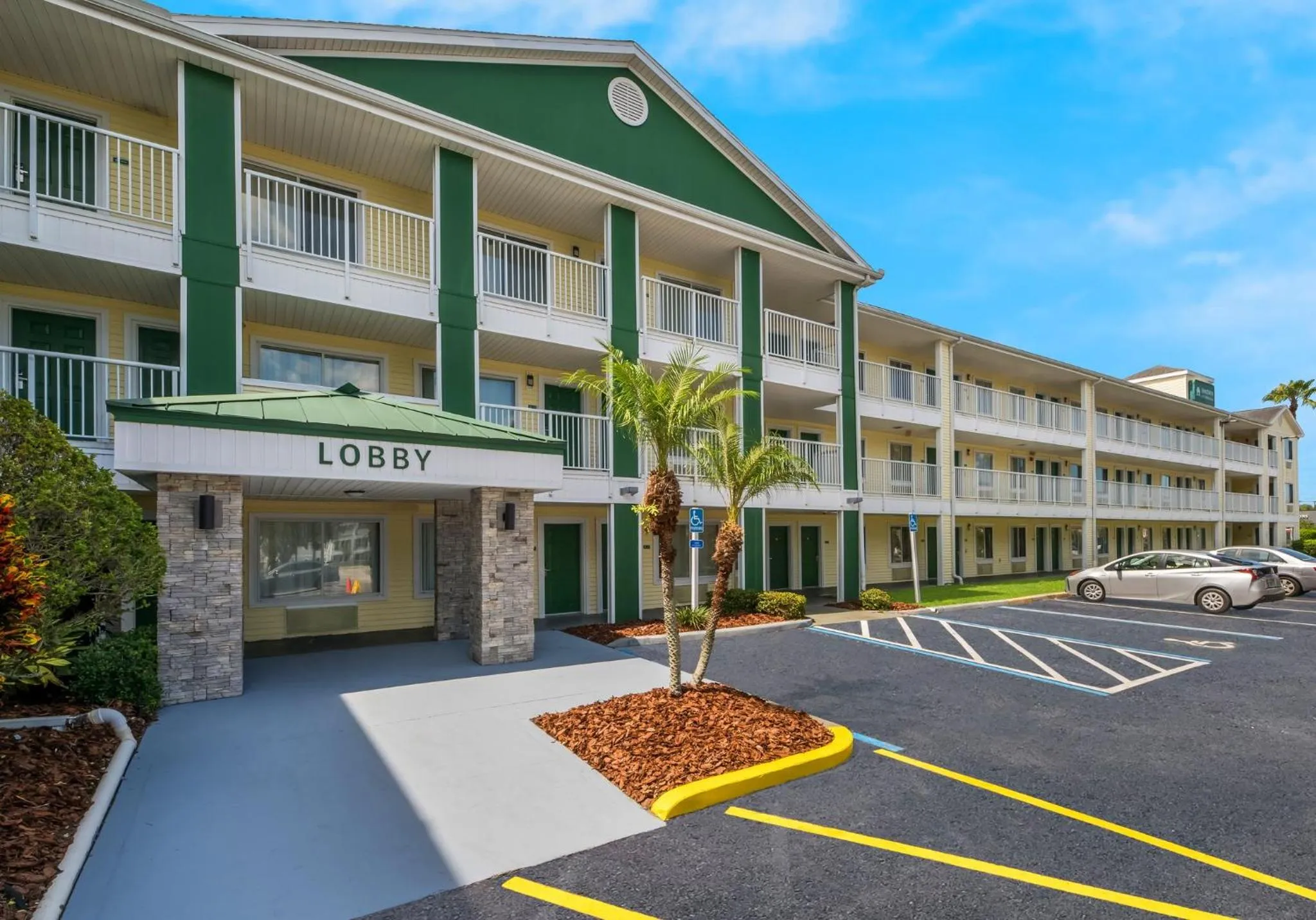 Facade/entrance in HomeTowne Studios by Red Roof Orlando - UCF Area