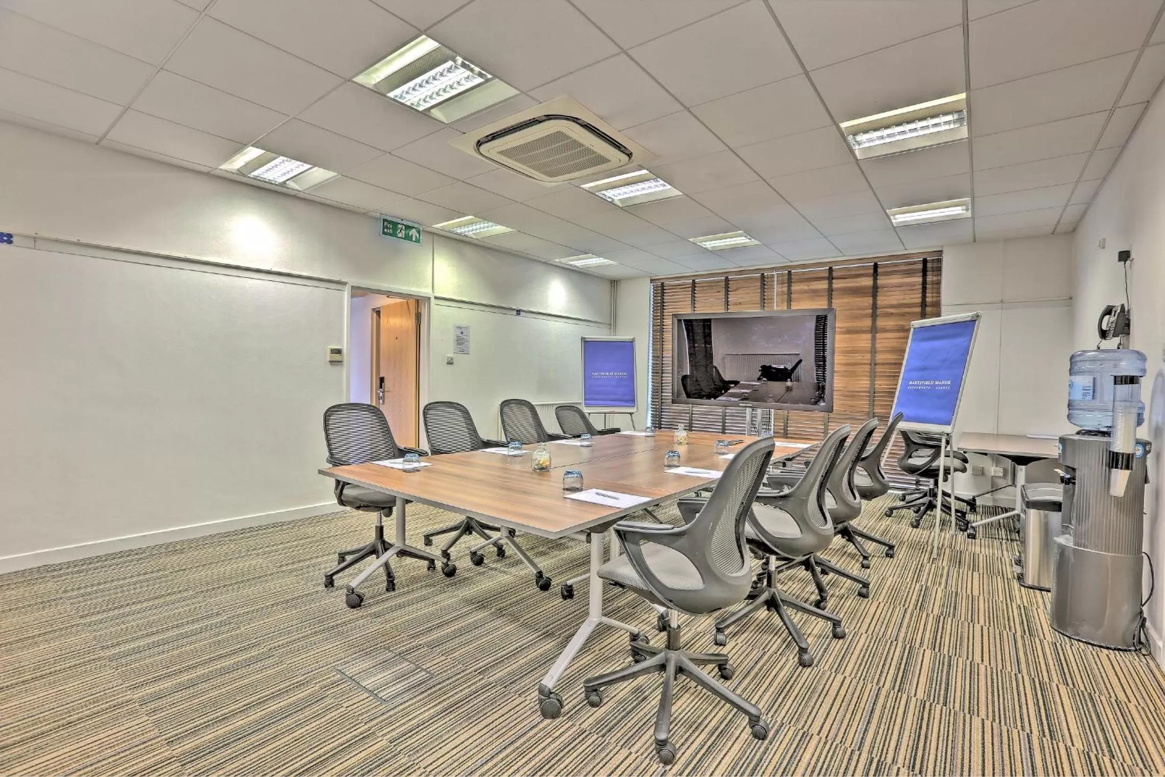 Business facilities in Hartsfield Manor