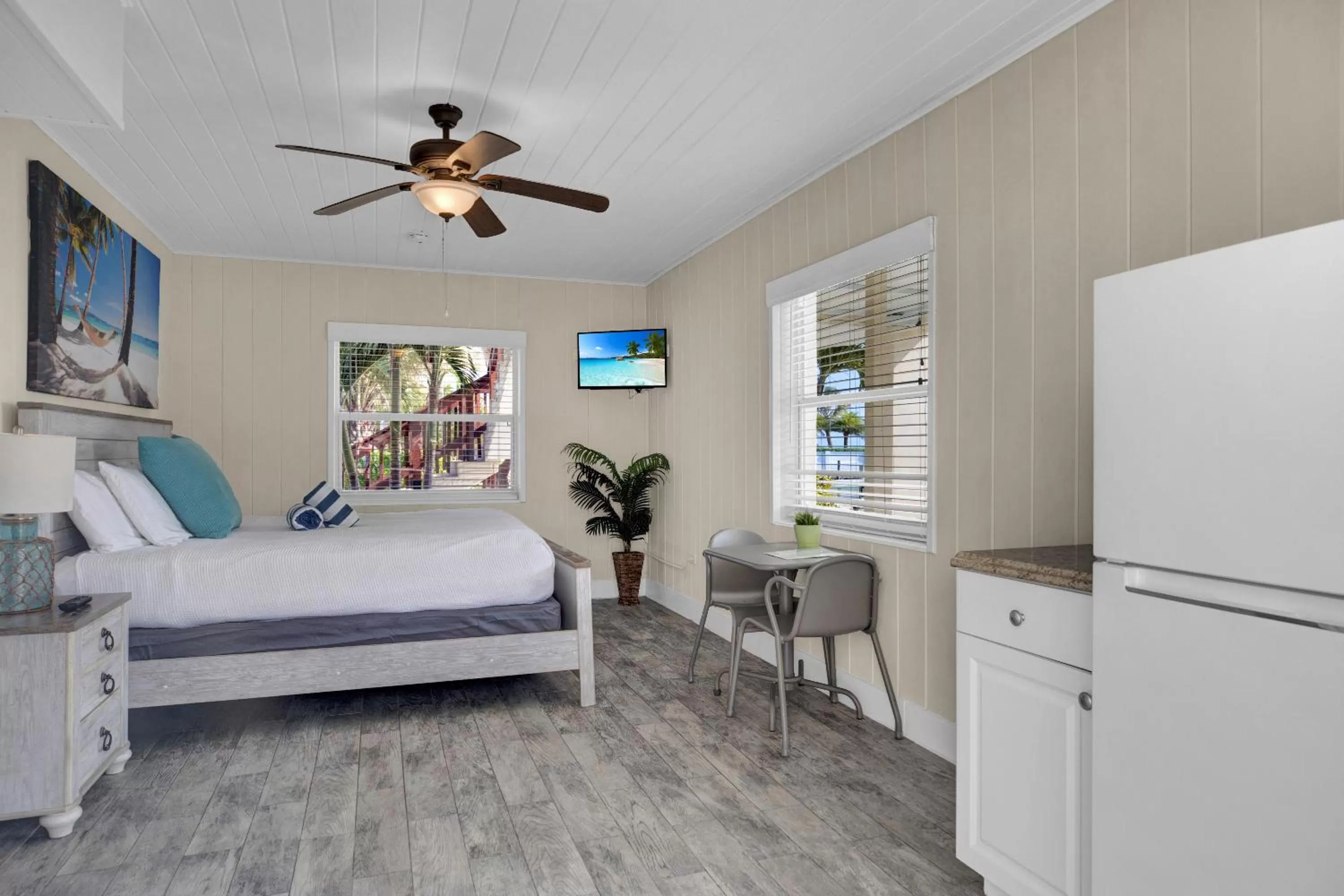 Bedroom, Bed in Seascape Resort & Marina
