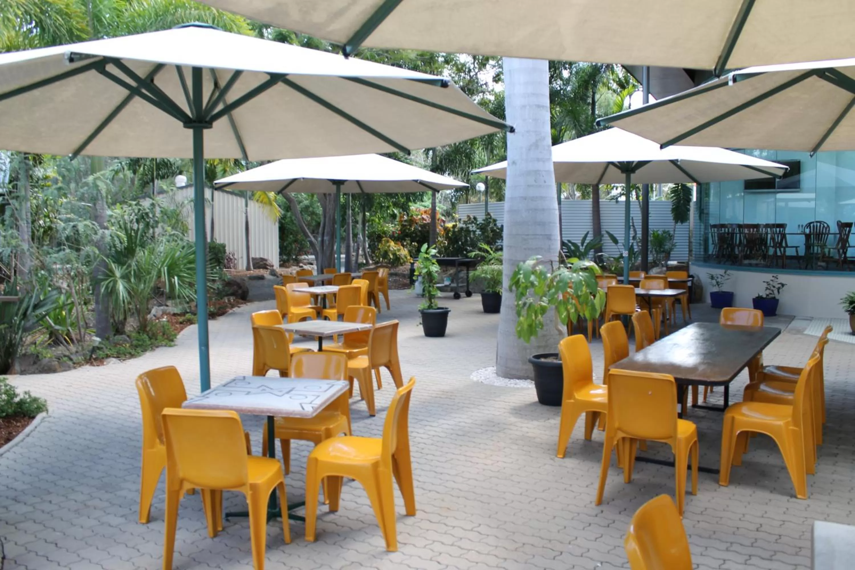 BBQ facilities in Capricorn Motel & Conference Centre