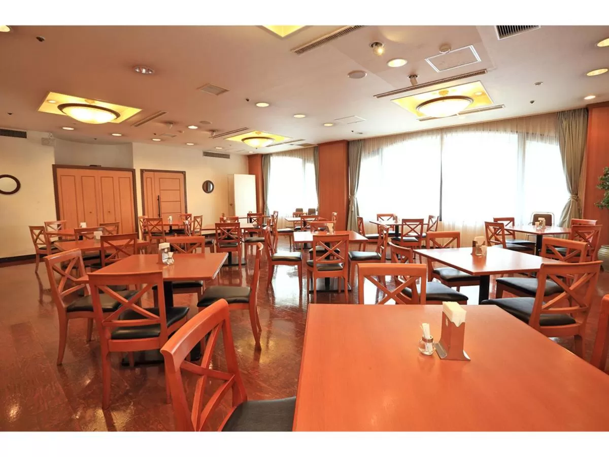 Restaurant/places to eat in Smile Hotel Shimonoseki