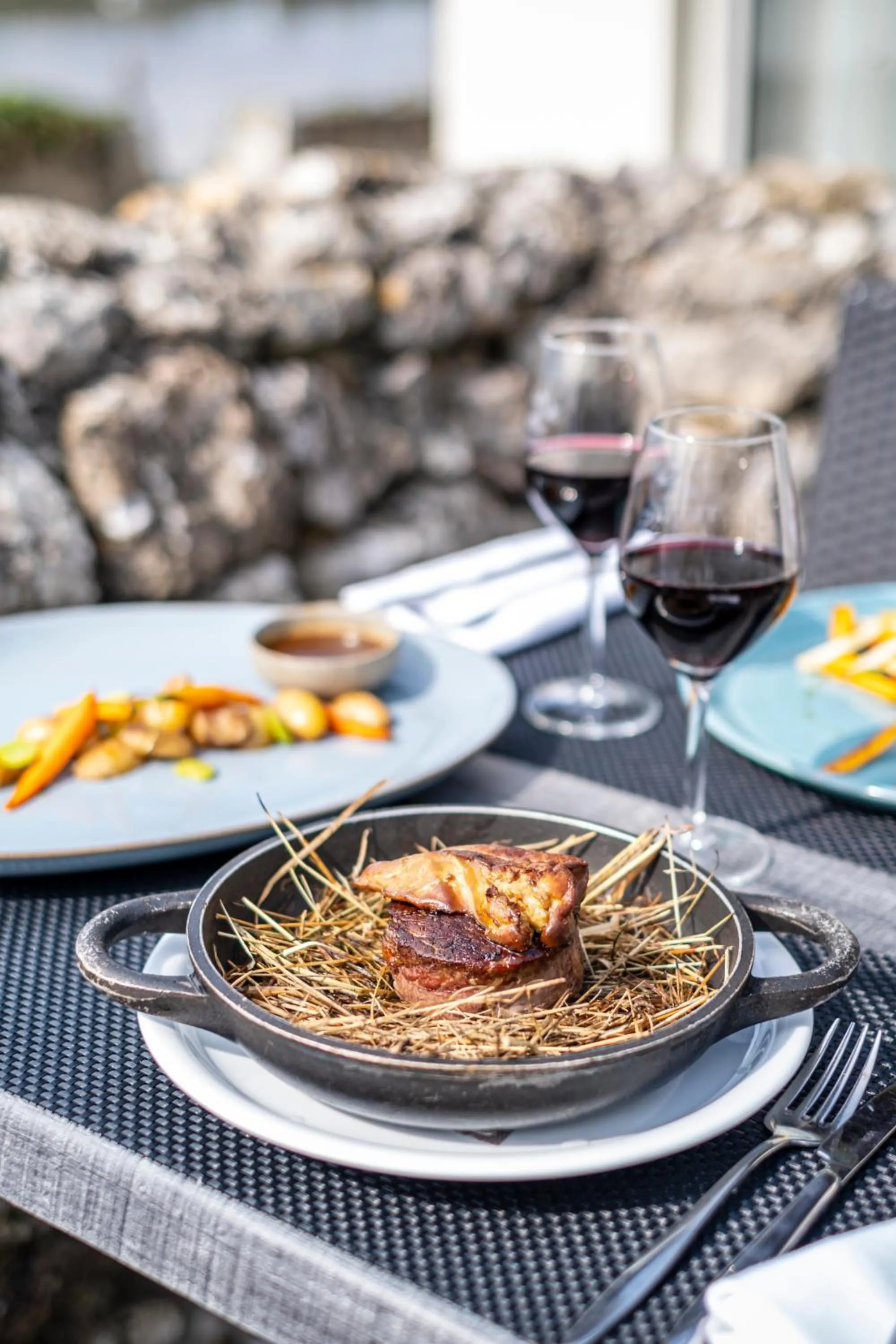 Food and drinks in Logis Hôtel Restaurant La Citadelle