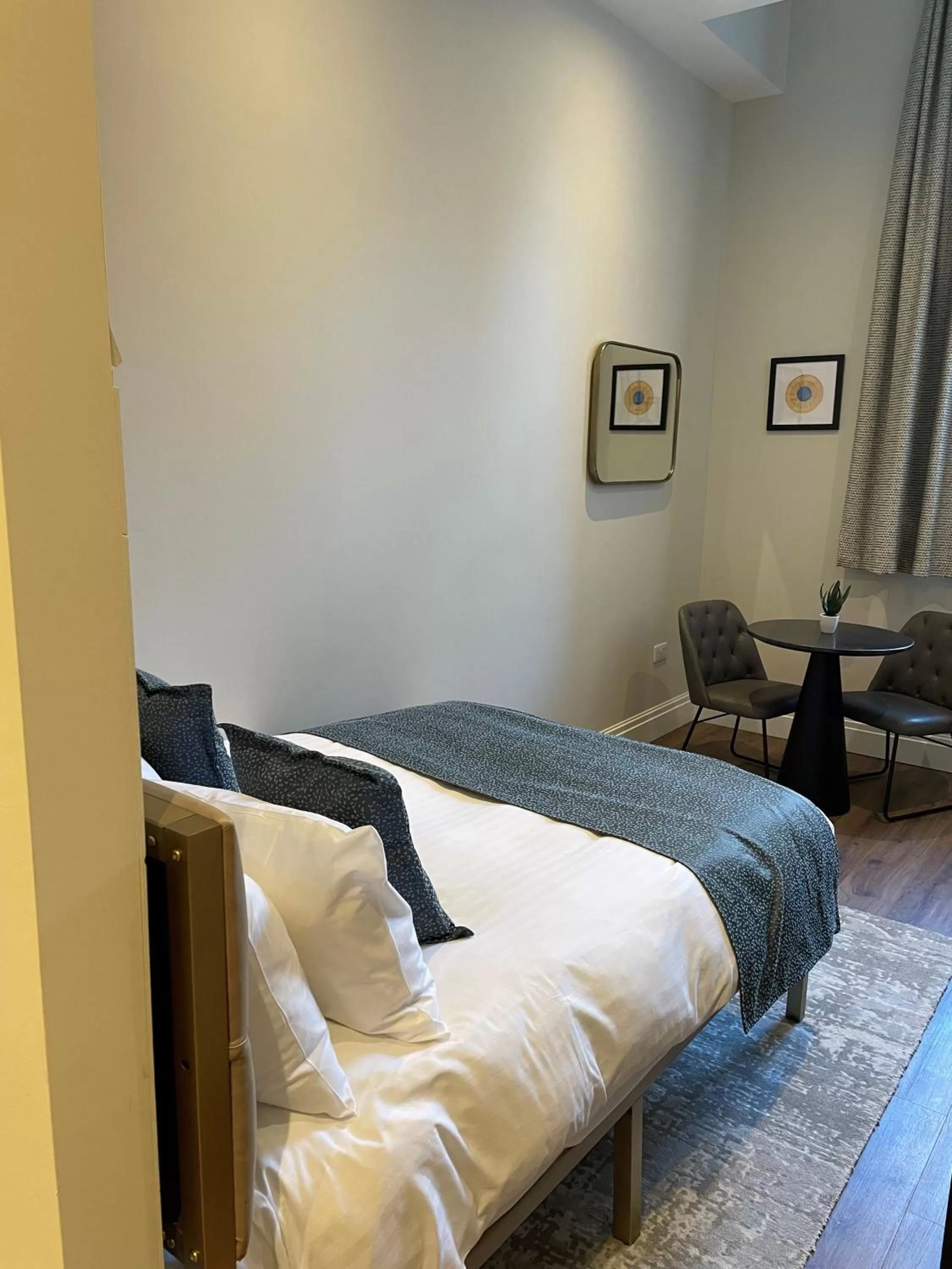 Bedroom, Bed in The Gresham Aparthotel