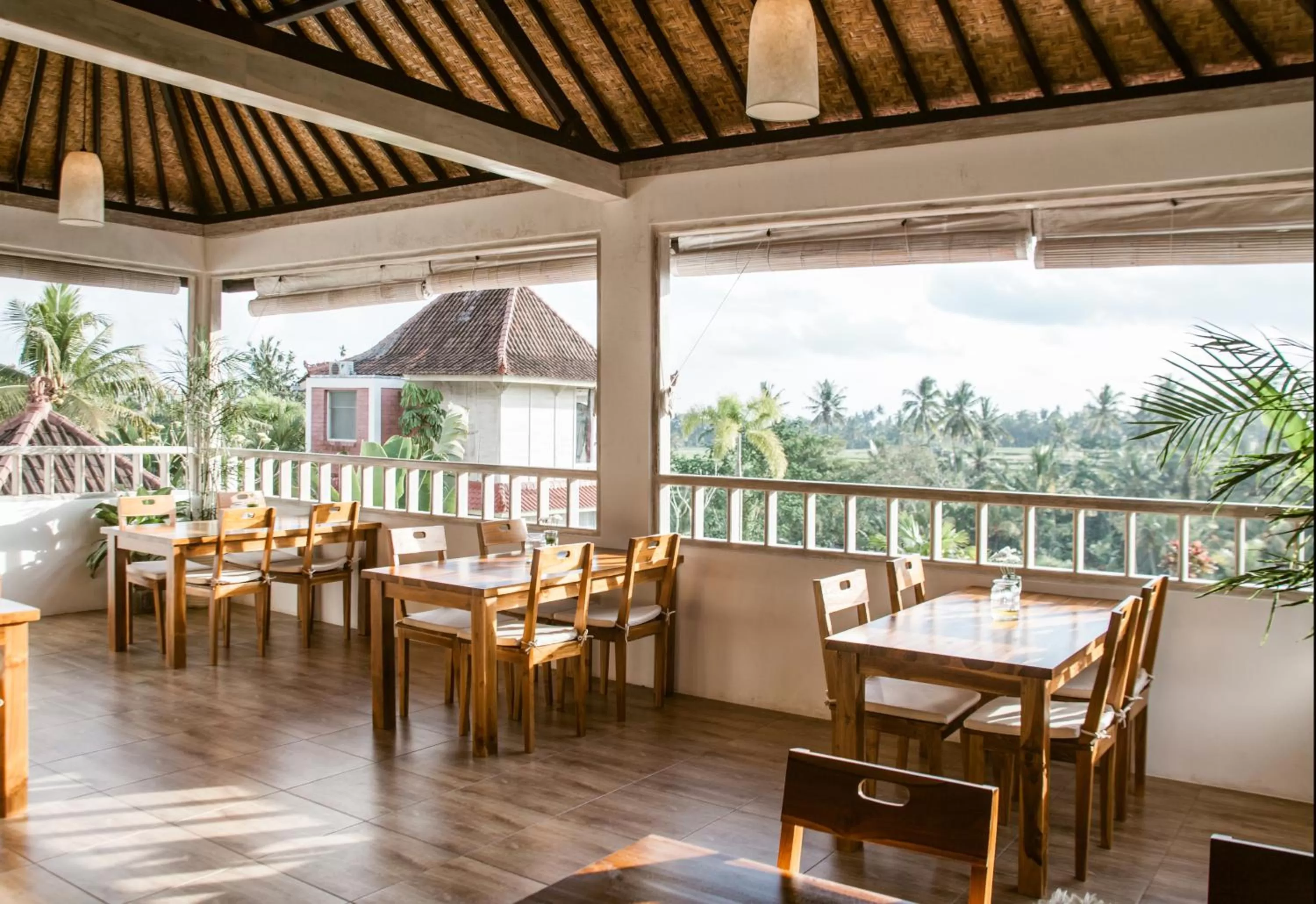 Restaurant/places to eat in B Saya Villas