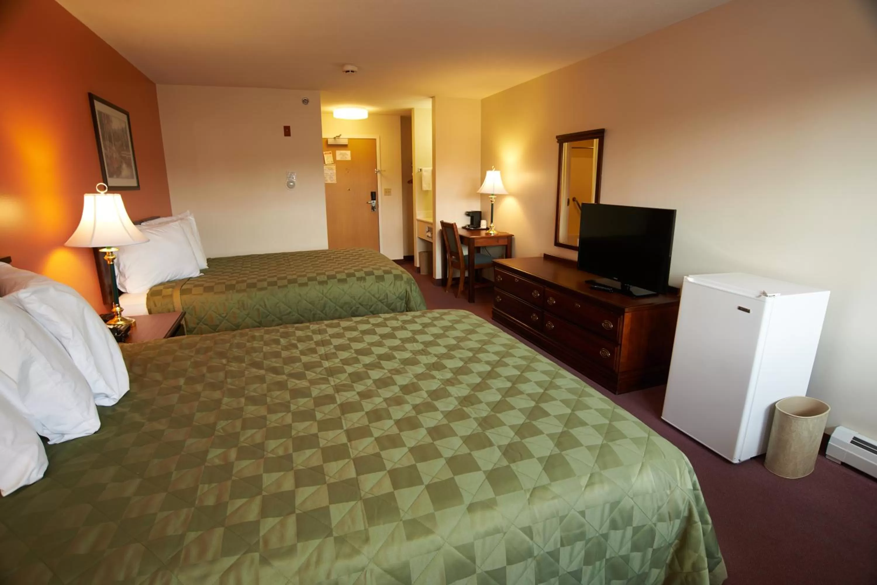 Queen Room with Two Queen Beds - single occupancy in Coos Motor Inn