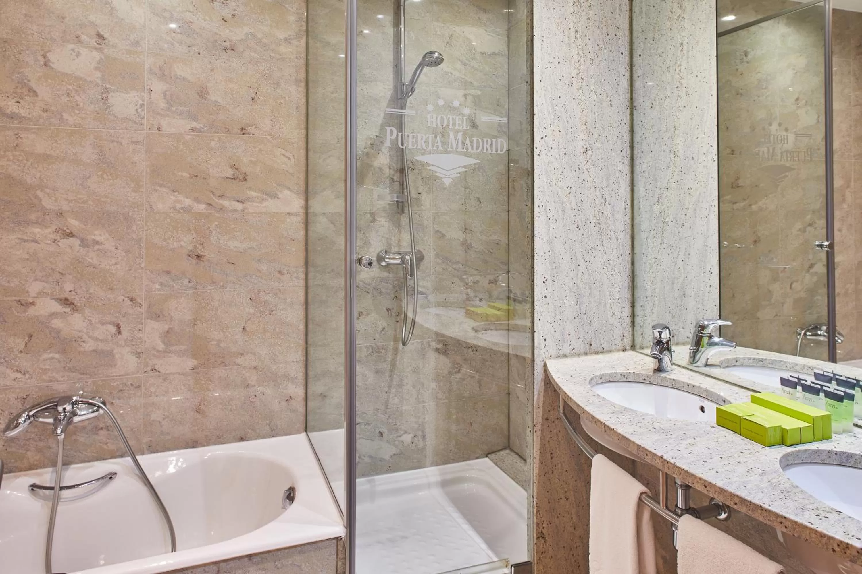 Bathroom in Silken Puerta Madrid