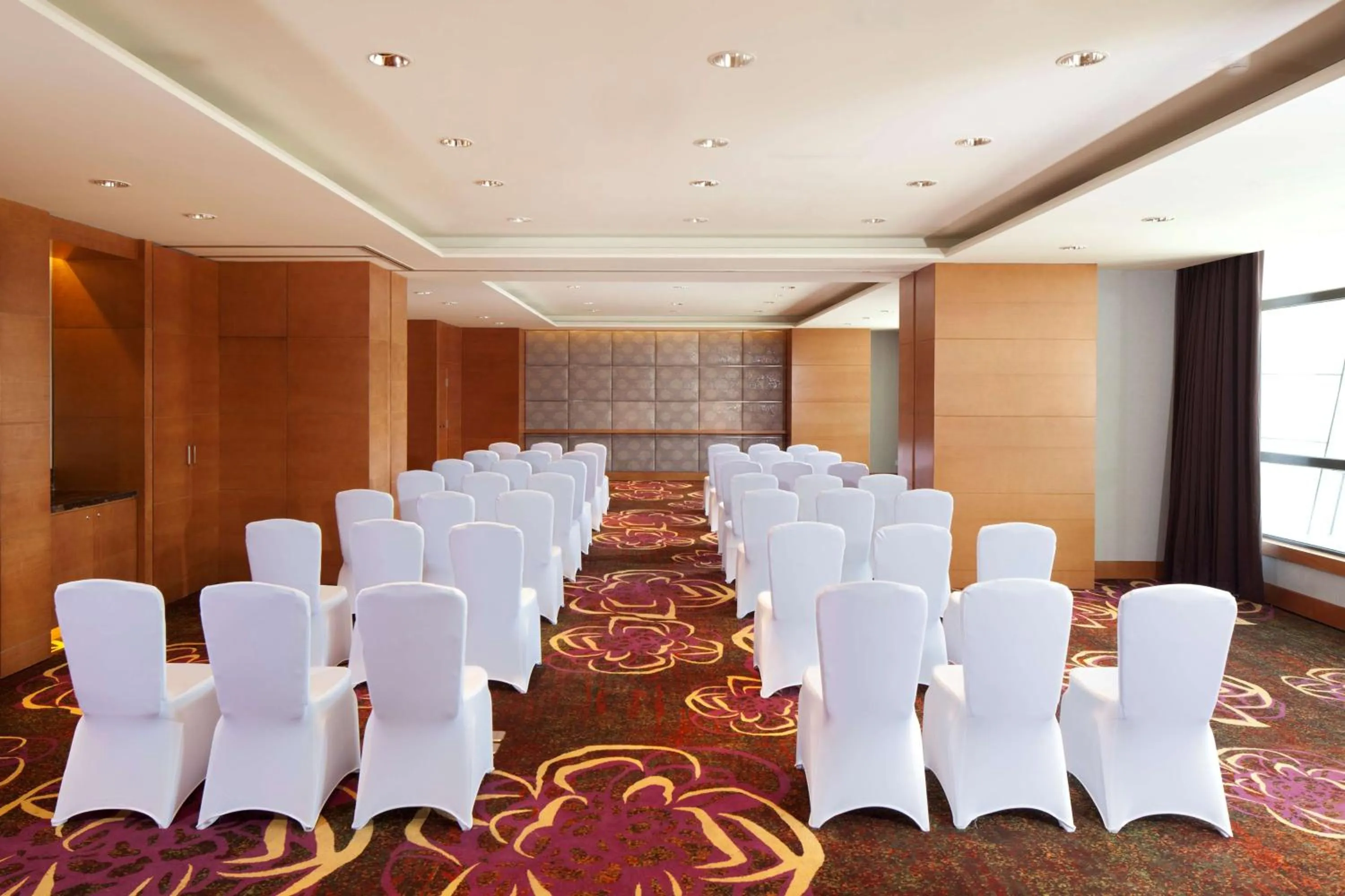 Meeting/conference room in DoubleTree by Hilton Shenyang