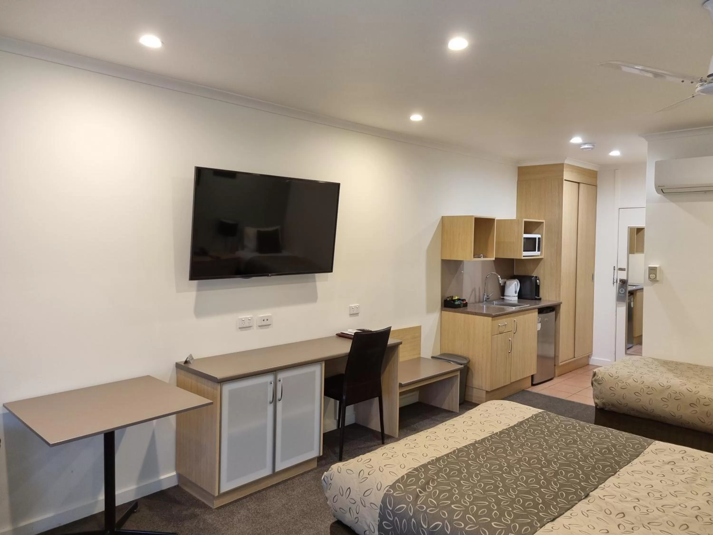 TV and multimedia in Golden Heritage Accommodation