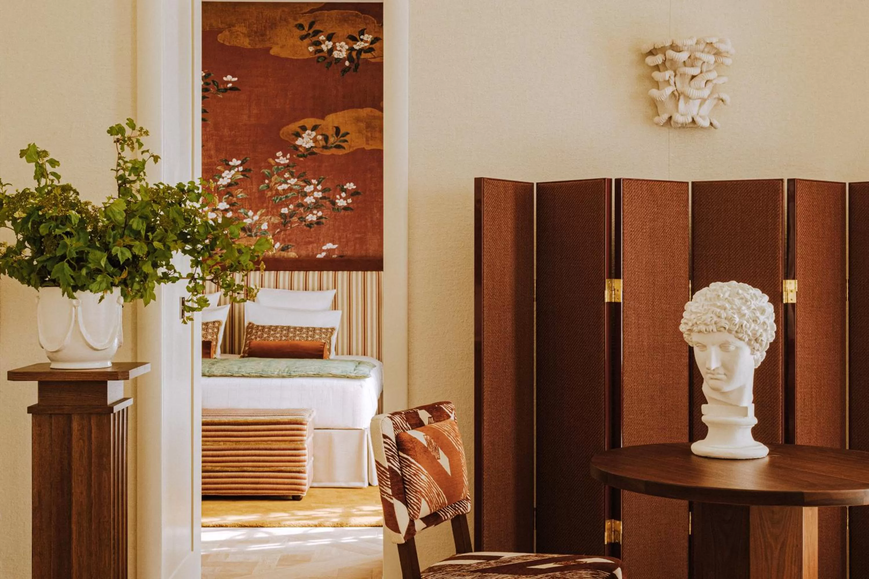 Bedroom, Bed in Saint James Paris