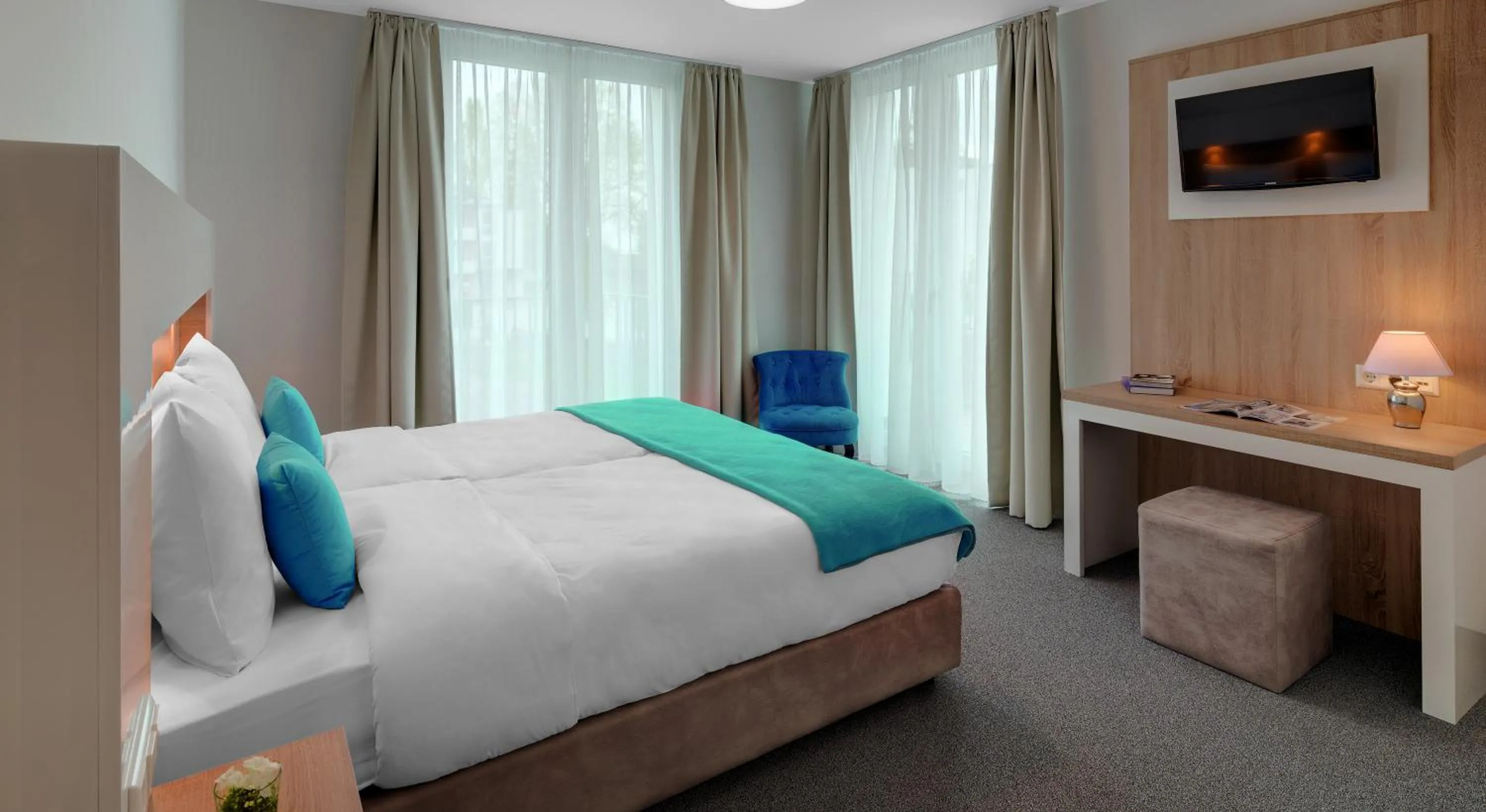 Photo of the whole room, Bed in Hotel und Pension Seereich