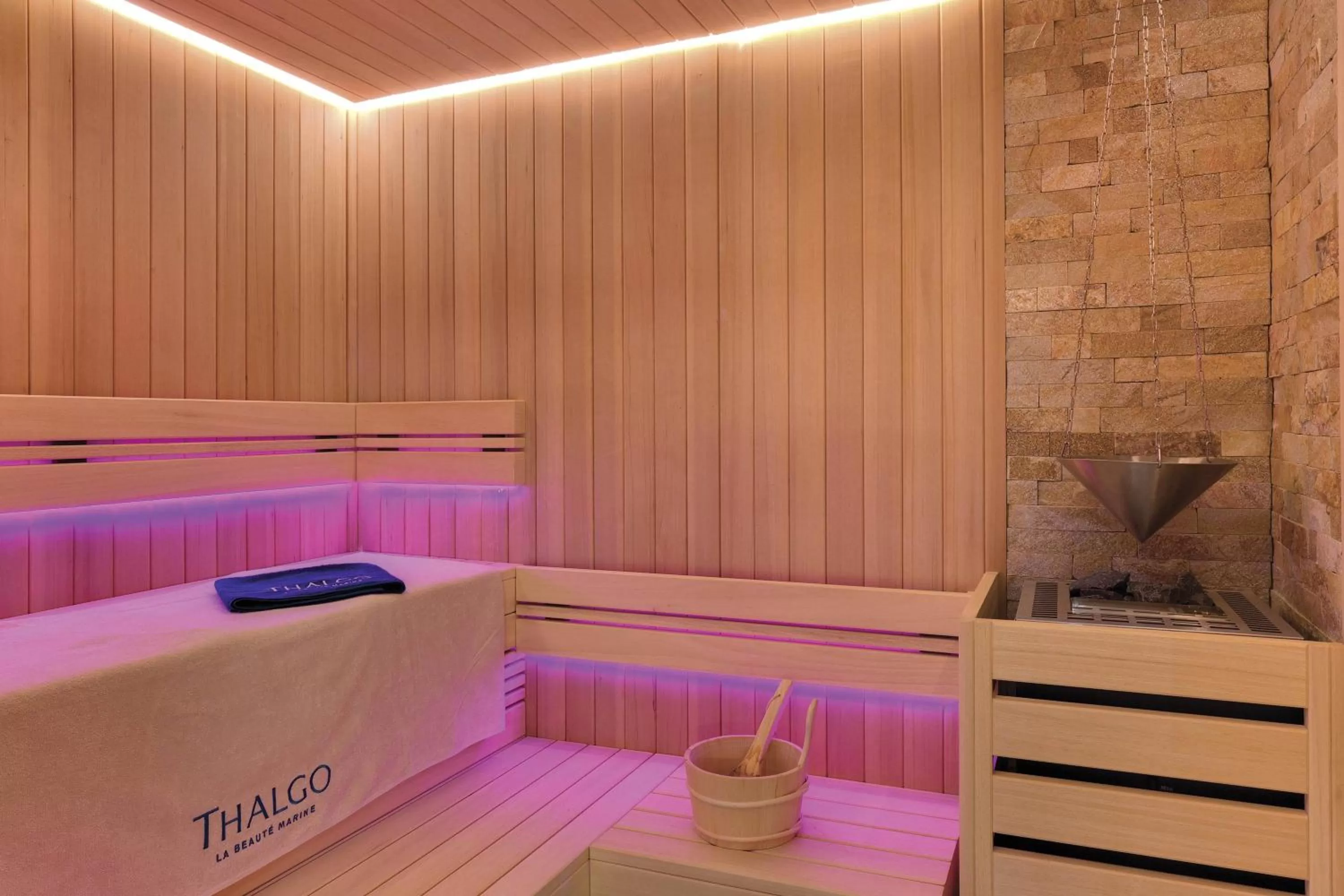 Spa and wellness centre/facilities in La Demeure Montaigne