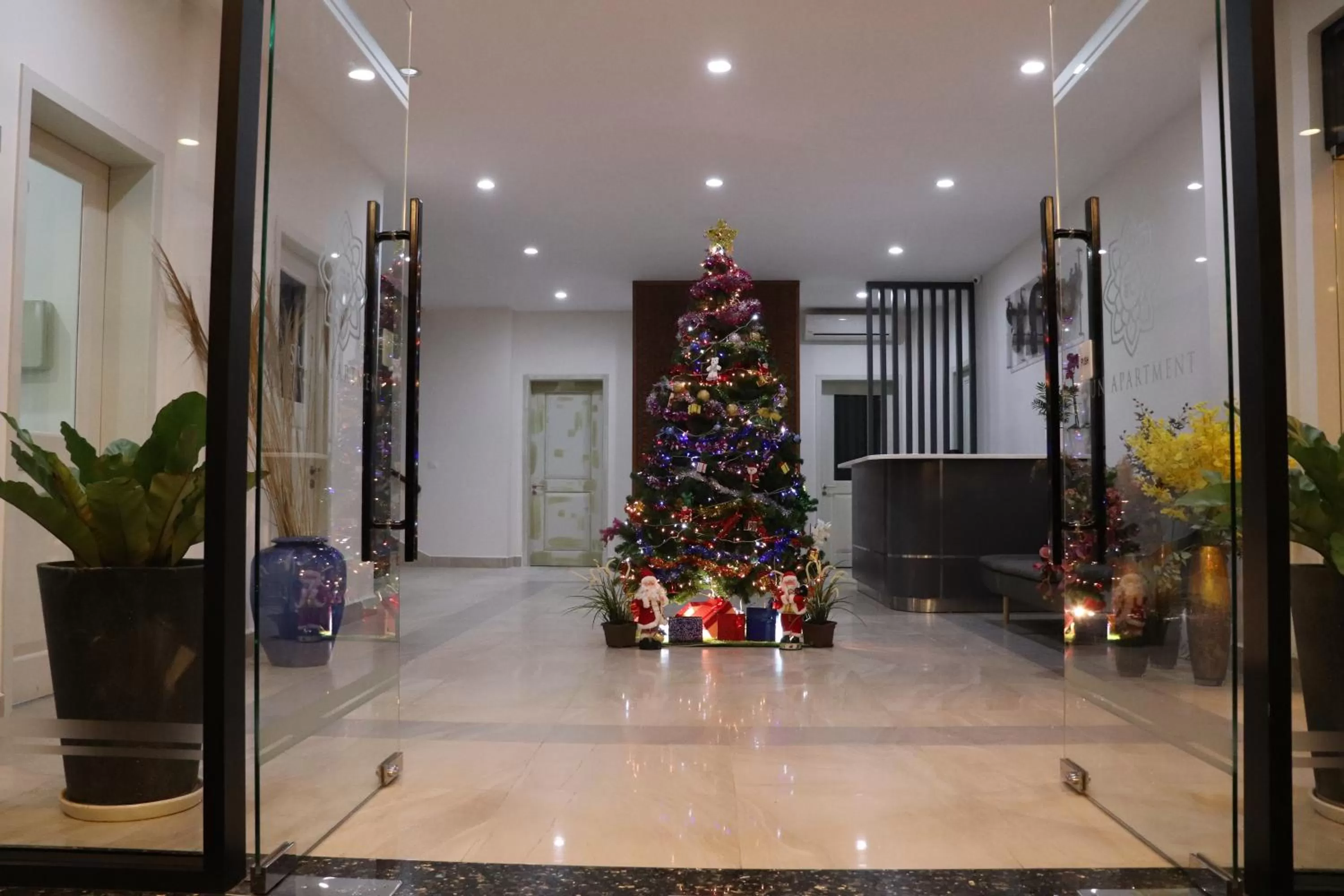 Facade/entrance in Sun Apartment