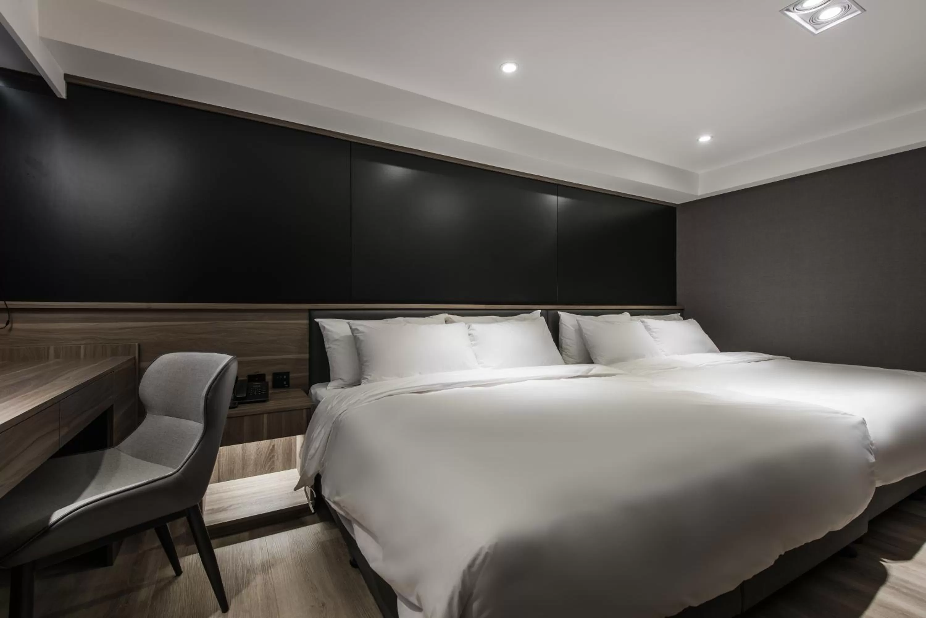 Bed in Autumn Willow Hotel