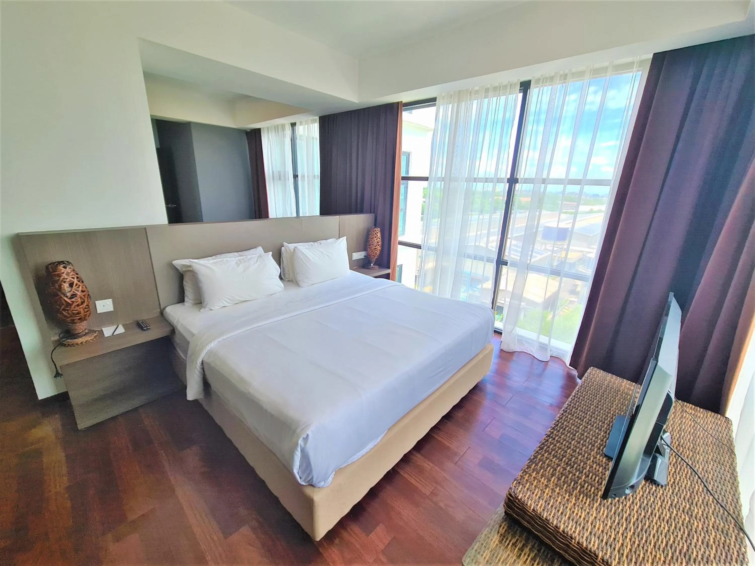 Bedroom, Bed in Nexus Regency Suites & Hotel