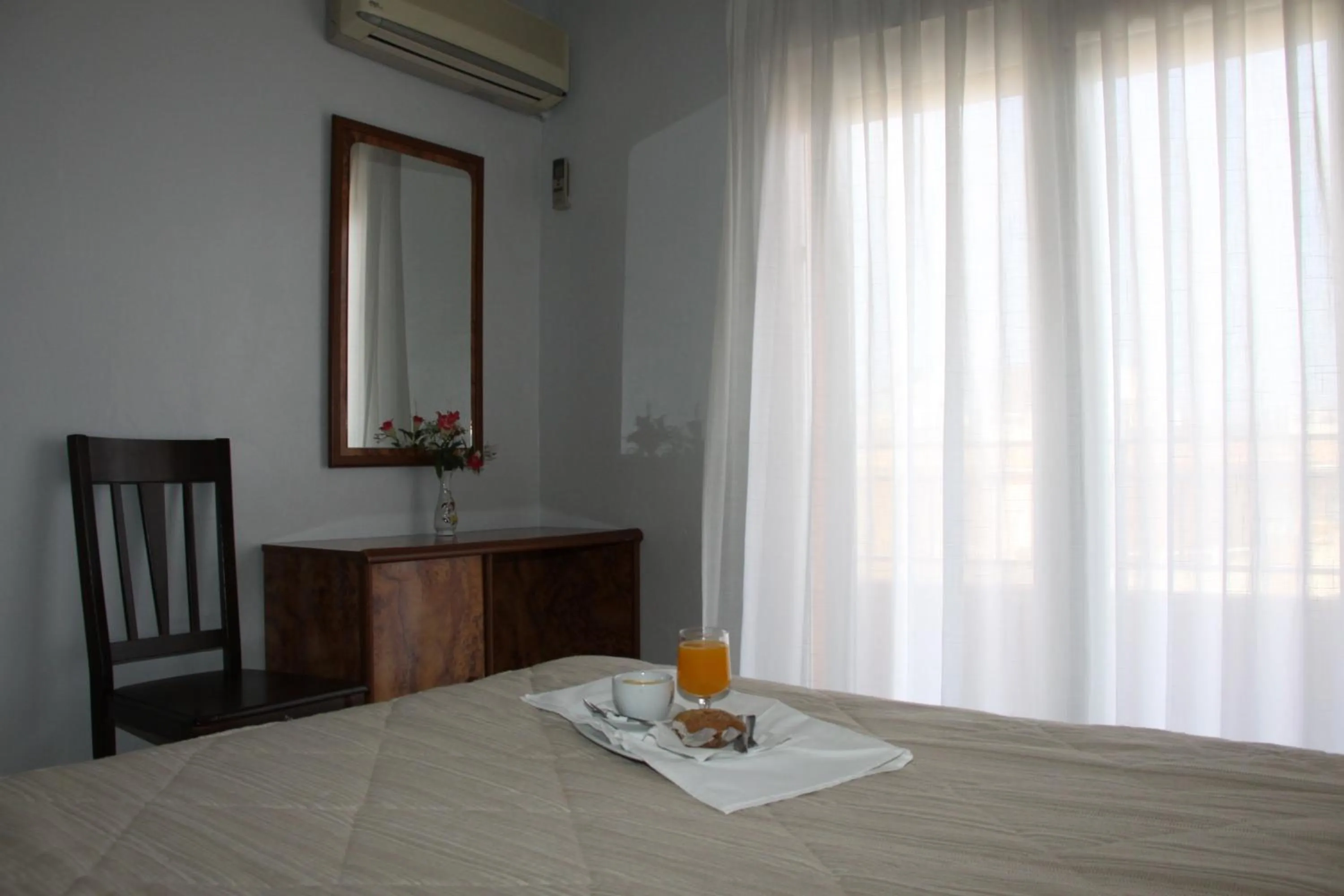 Day, Bed in Hotel Trabuco