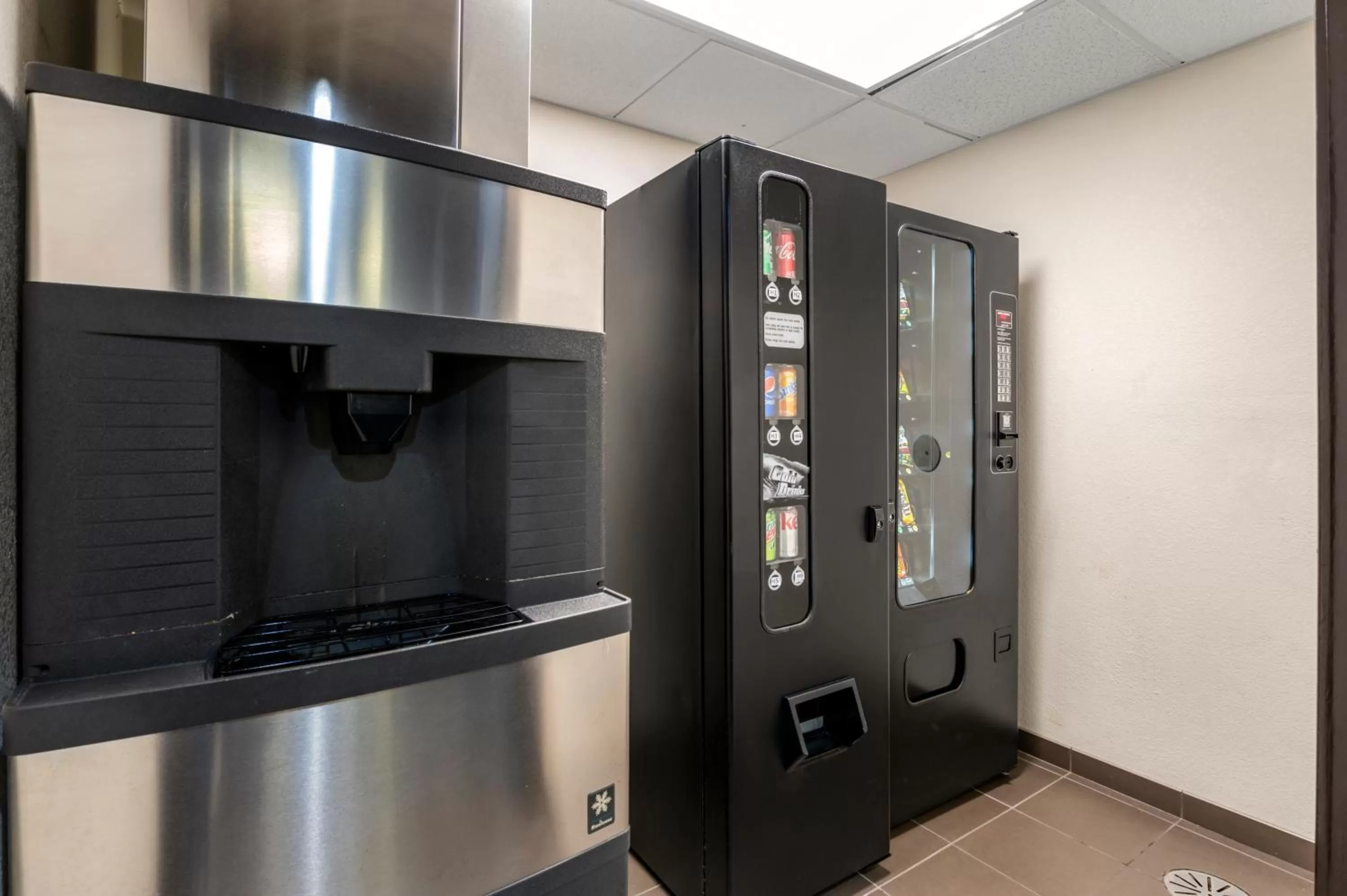 vending machine in Sleep Inn Naperville - Chicago