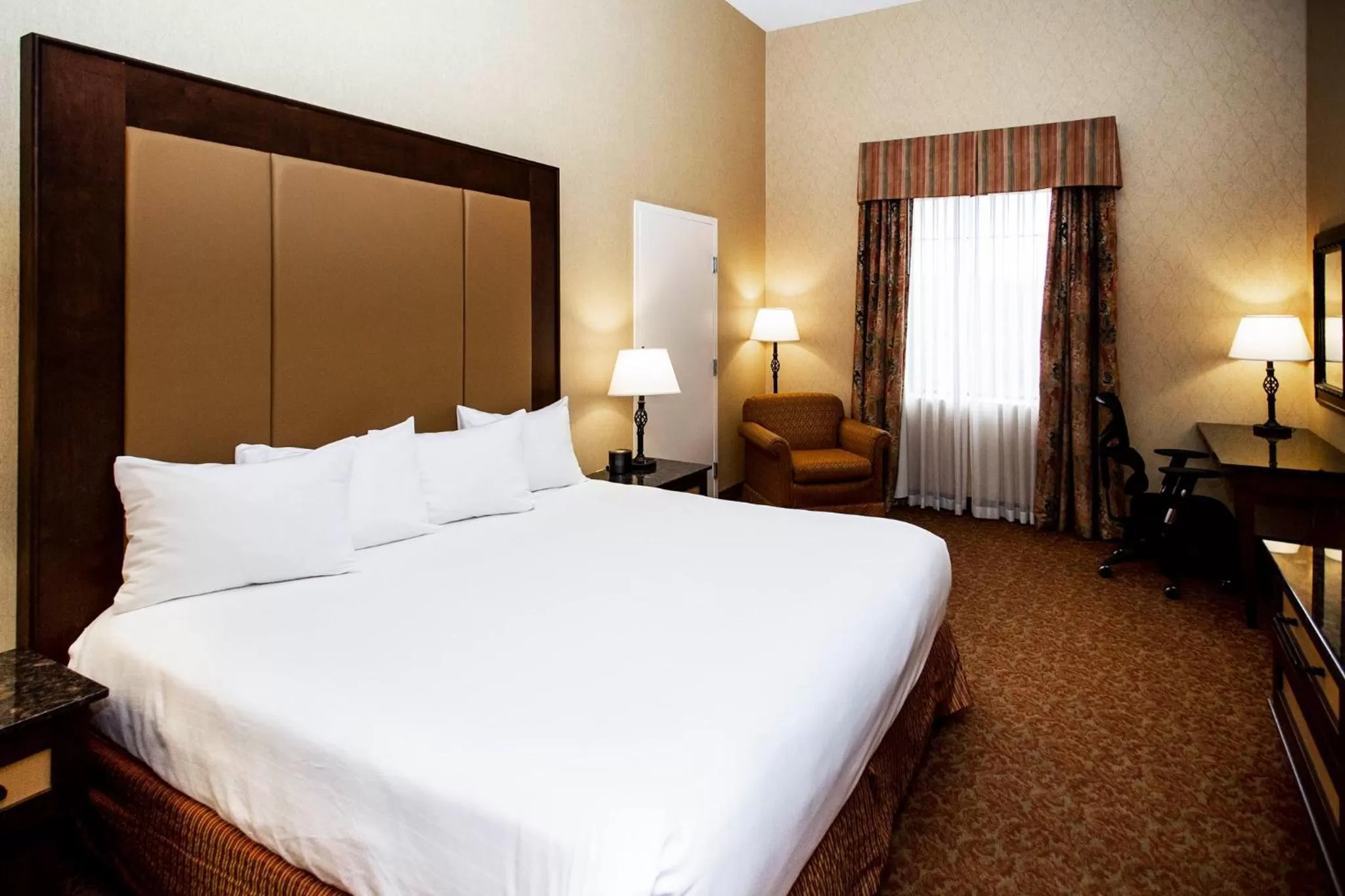 View (from property/room), Bed in Heritage Hills Golf Resort & Conference Center