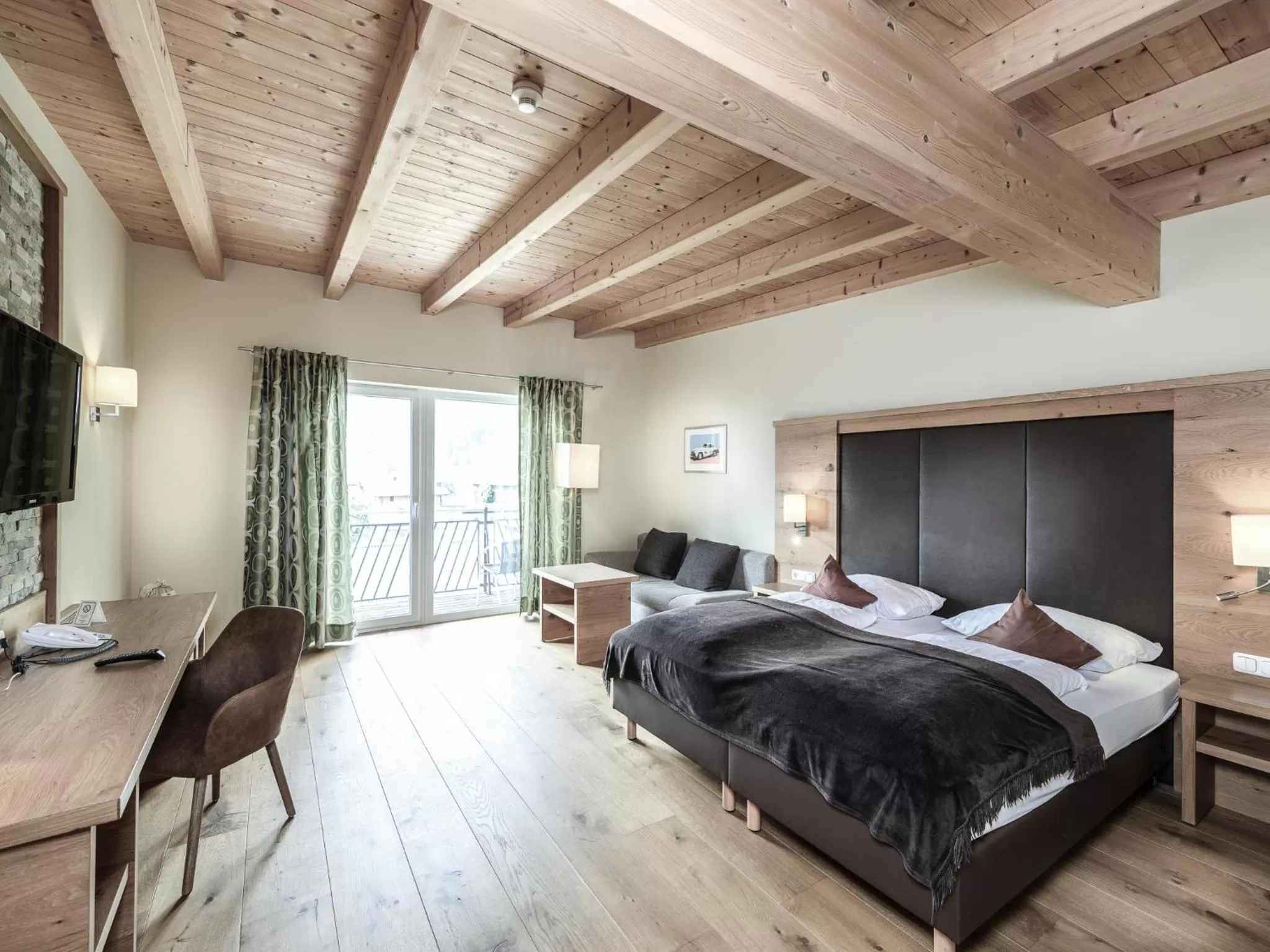 Photo of the whole room, Bed in Hotel Victoria