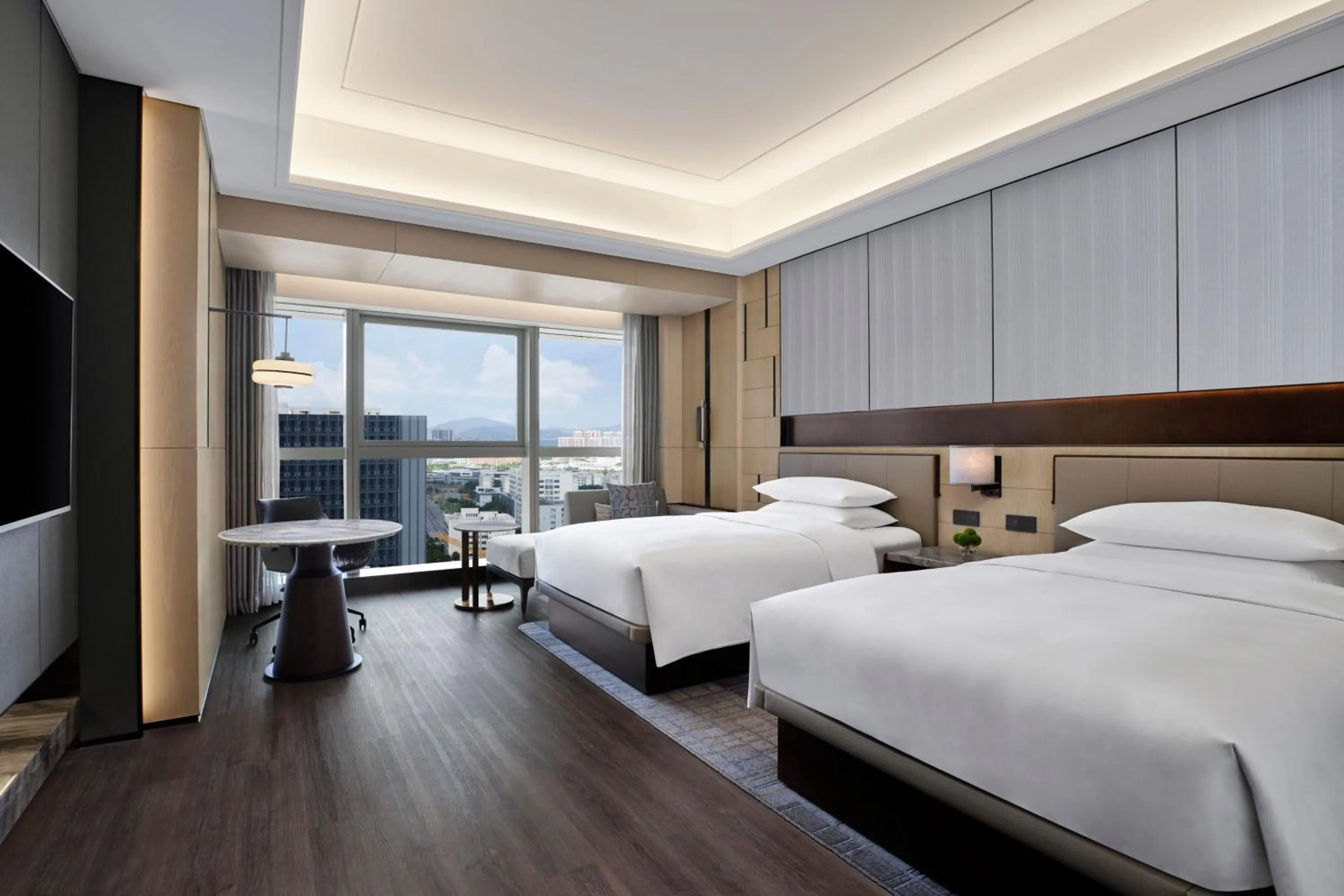 Photo of the whole room, Bed in Zhuhai Marriott Hotel Jinwan