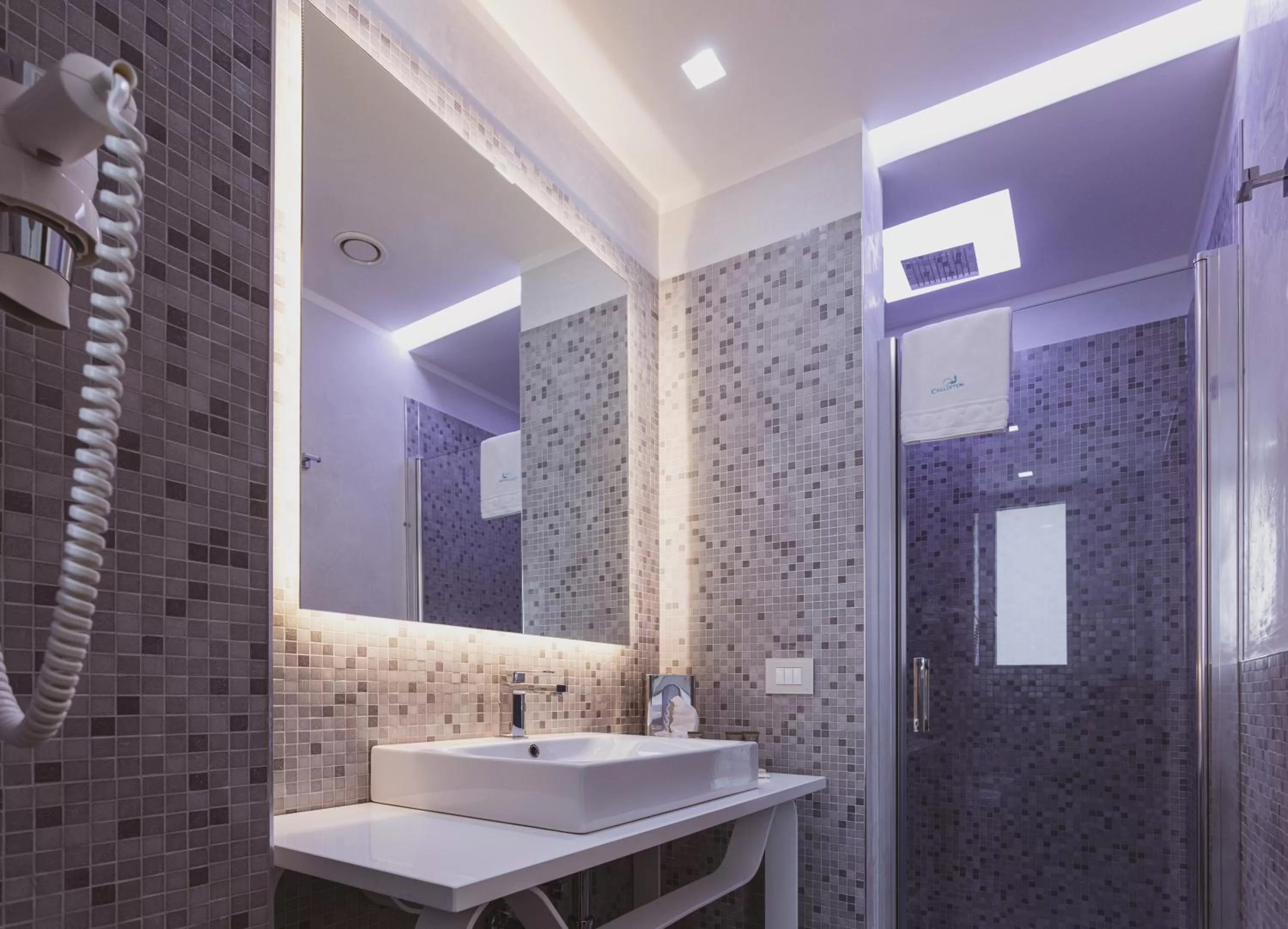 Shower in Callistos Hotel & Spa