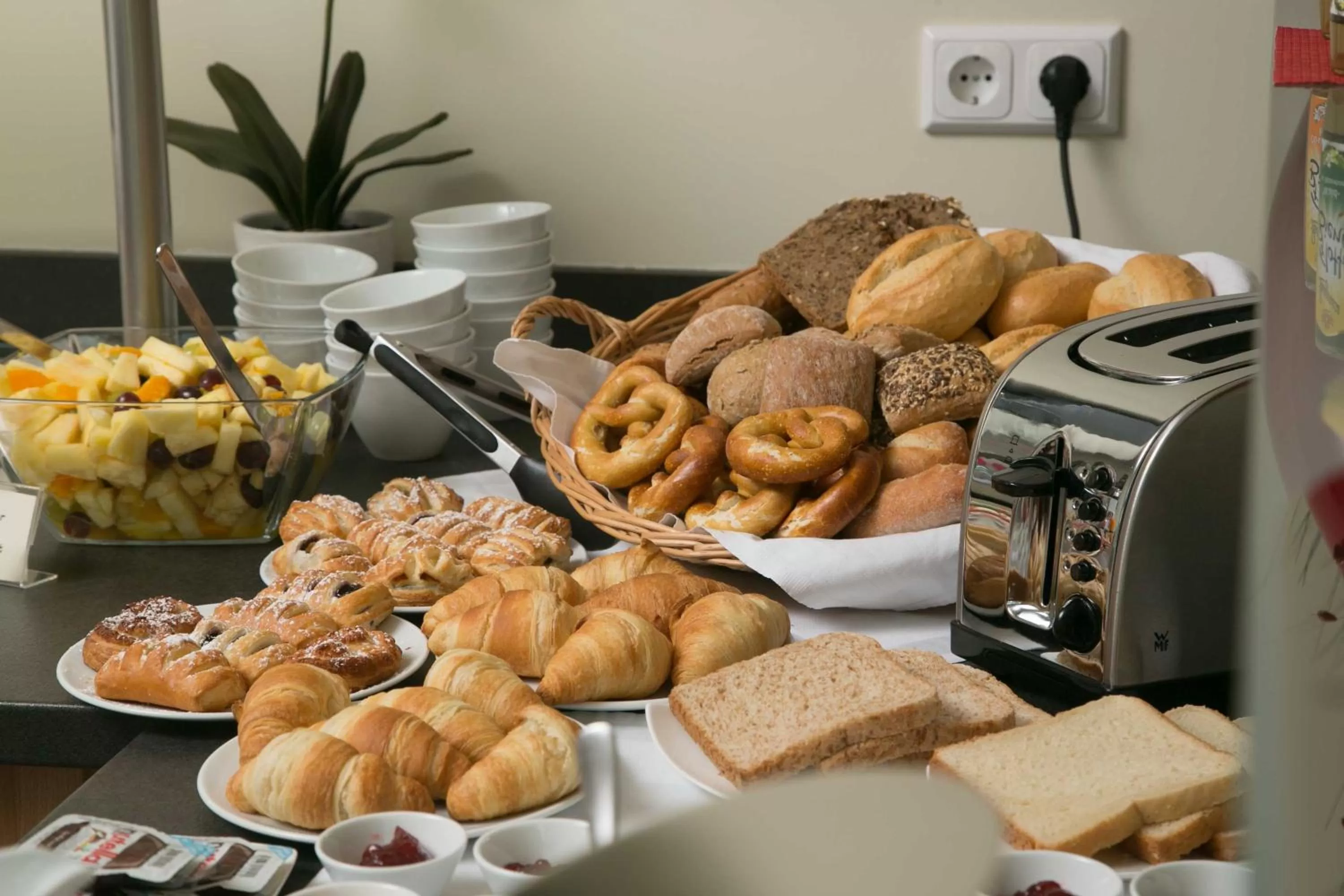 Decorative detail in Come IN Hotel