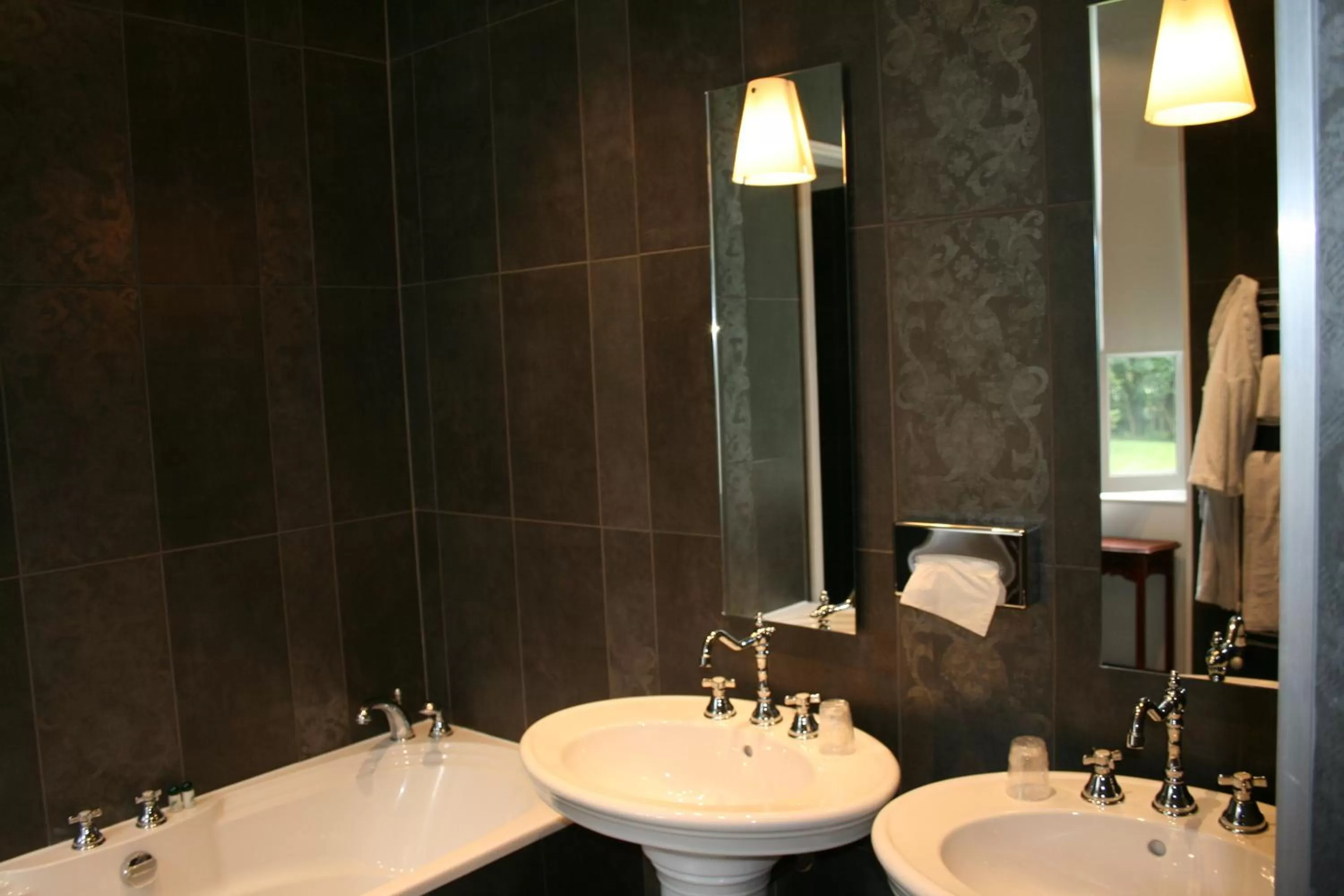 Bathroom in Château de Bellefontaine - Teritoria