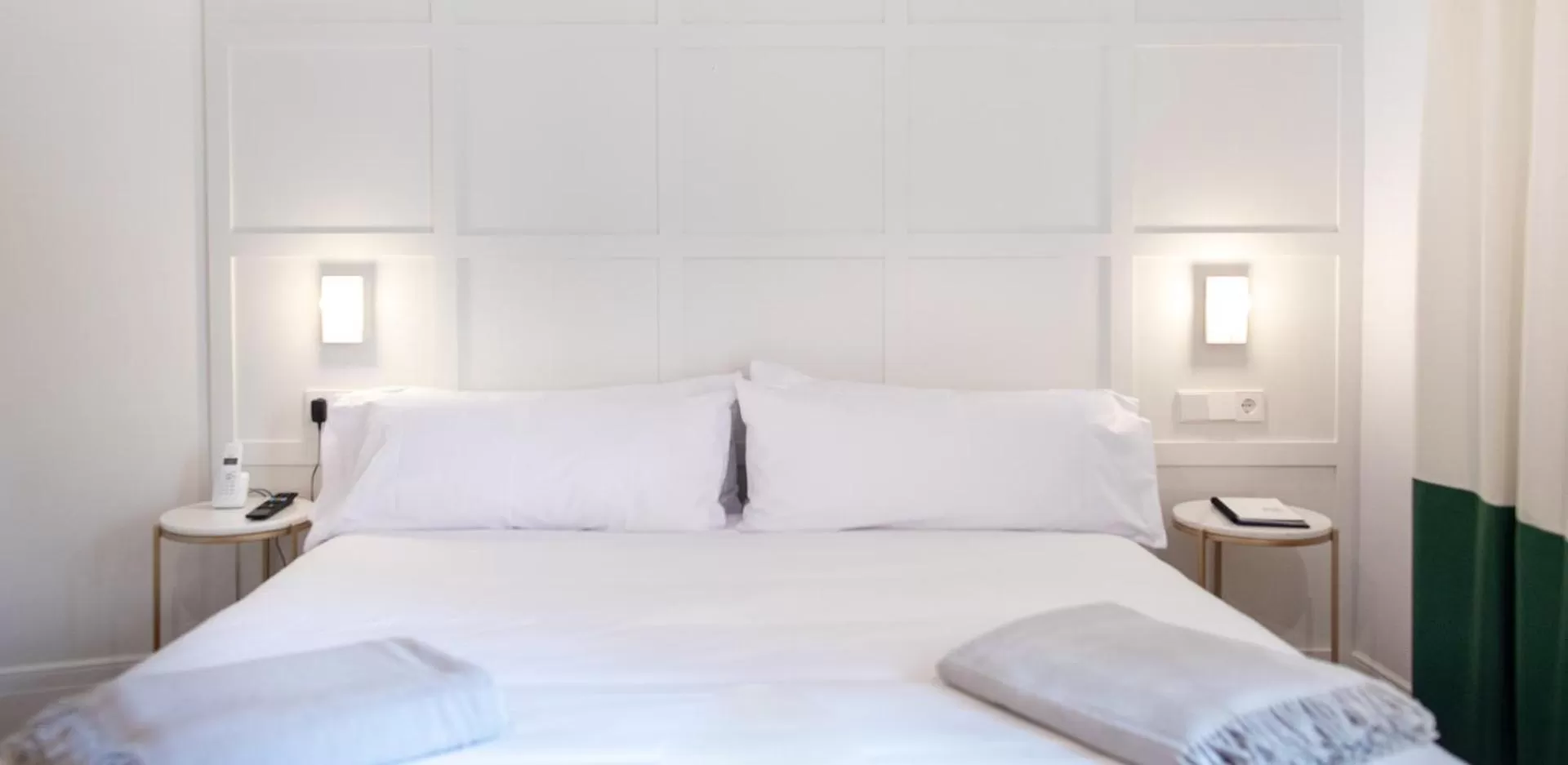 Photo of the whole room, Bed in Room Mate Cosmo - City Centre, Valencia