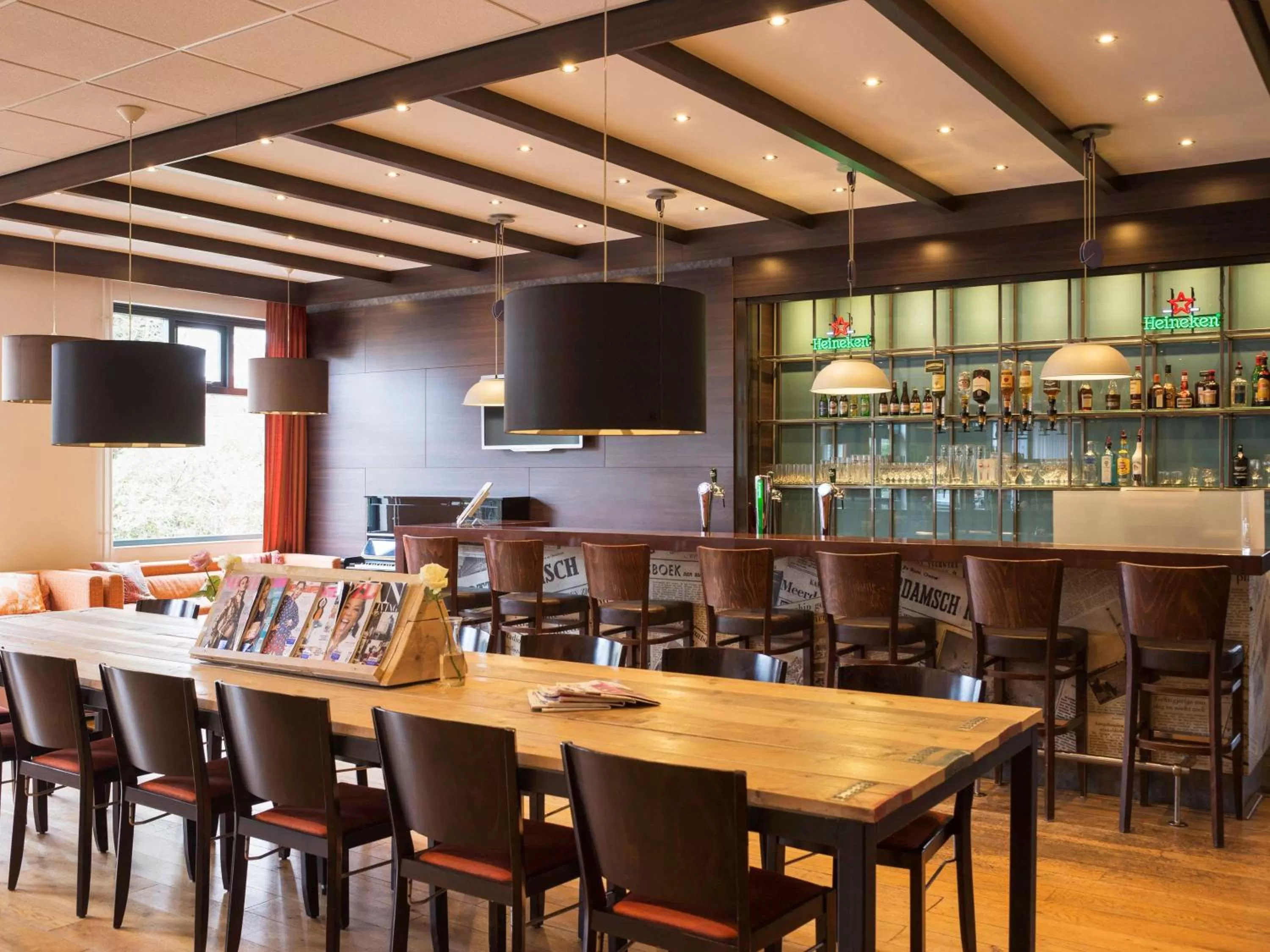Lounge or bar in ibis Rotterdam Vlaardingen