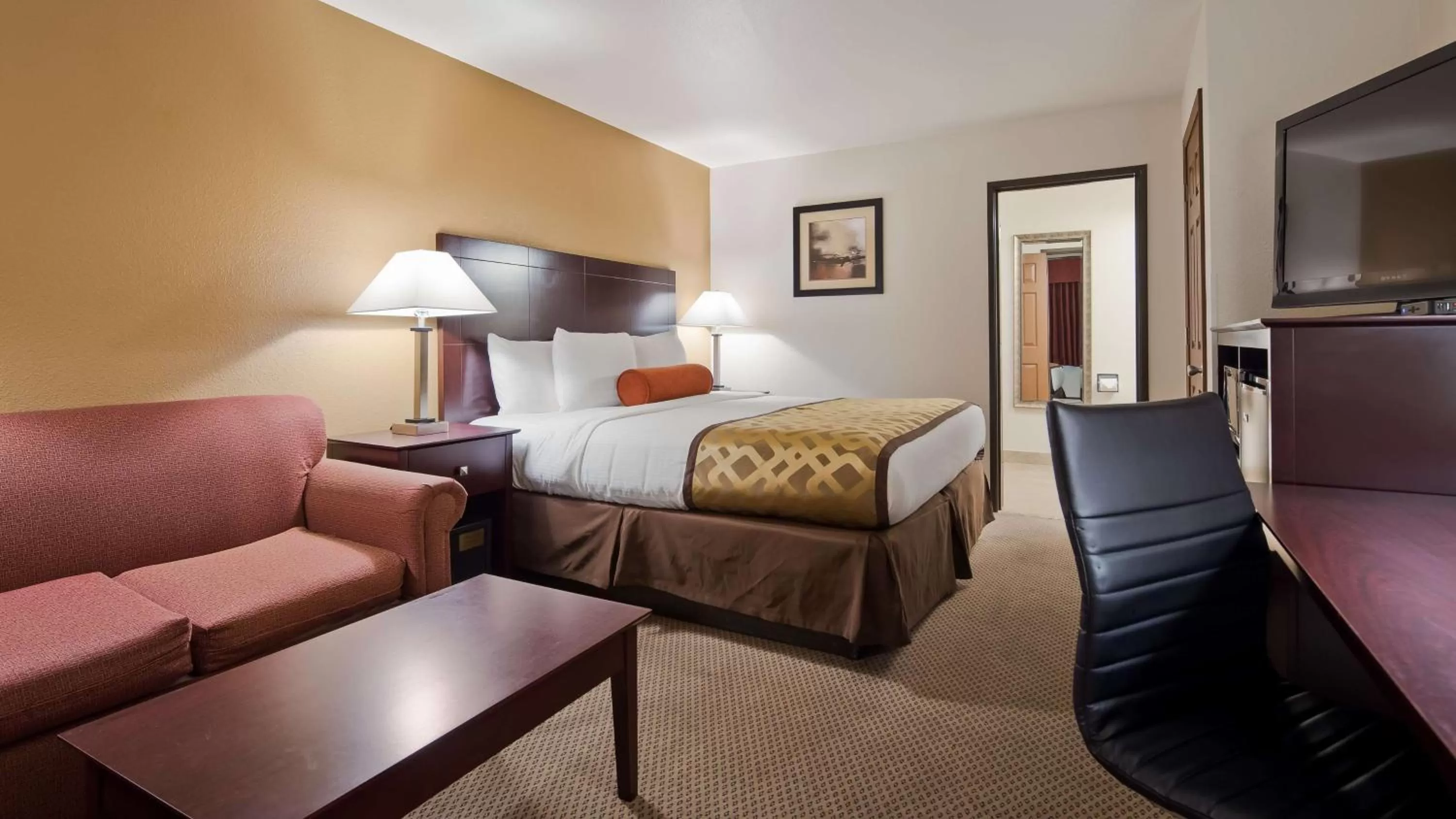 King Room with Roll-in Shower - Disability Access/Non-Smoking in Best Western Copper Hills Inn