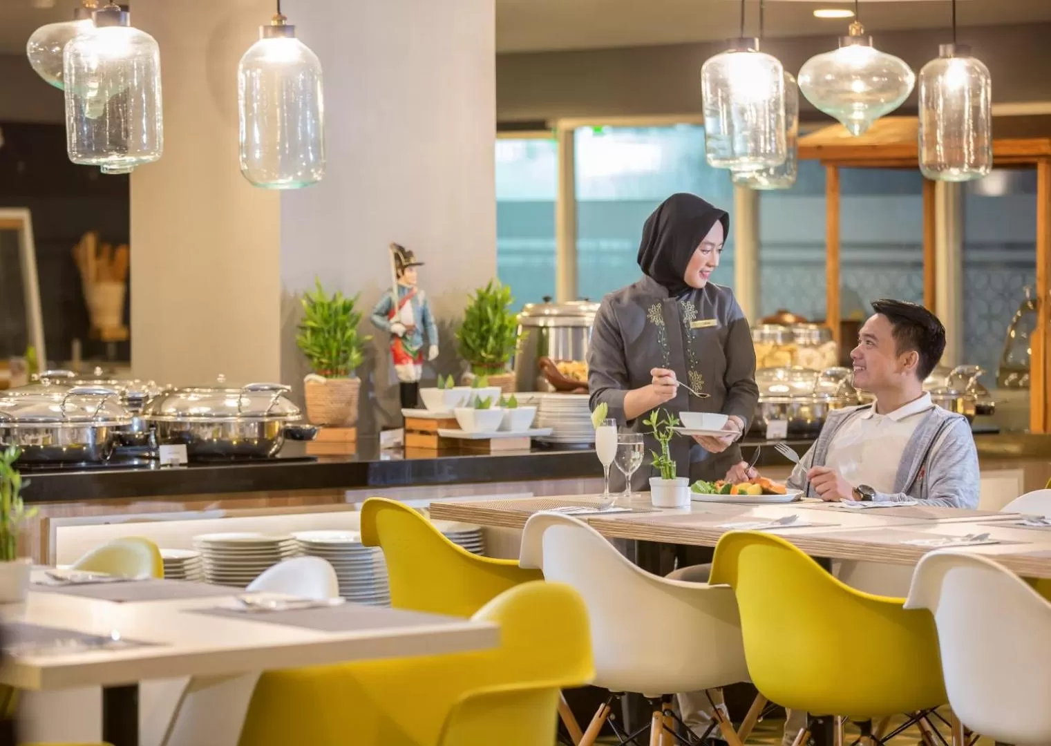 Restaurant/places to eat in KHAS Malioboro Hotel