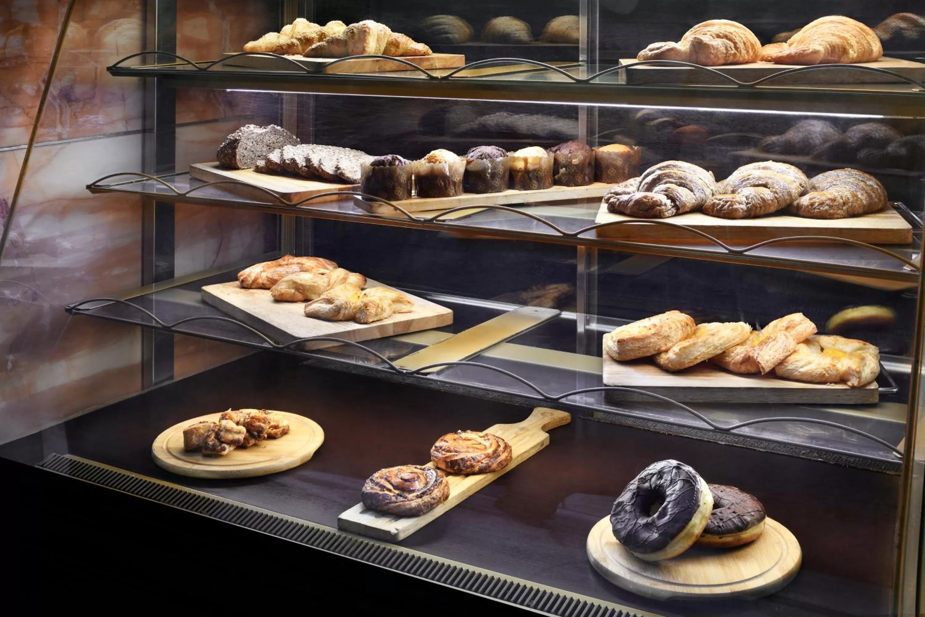 Restaurant/places to eat in Mövenpick Hotel Karachi