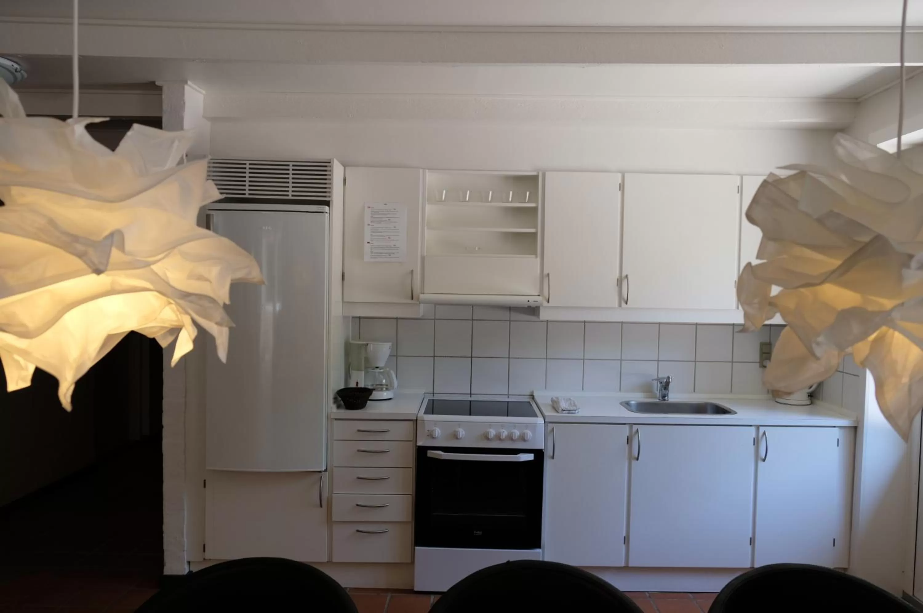 Communal kitchen in Benniksgaard Bed & Breakfast