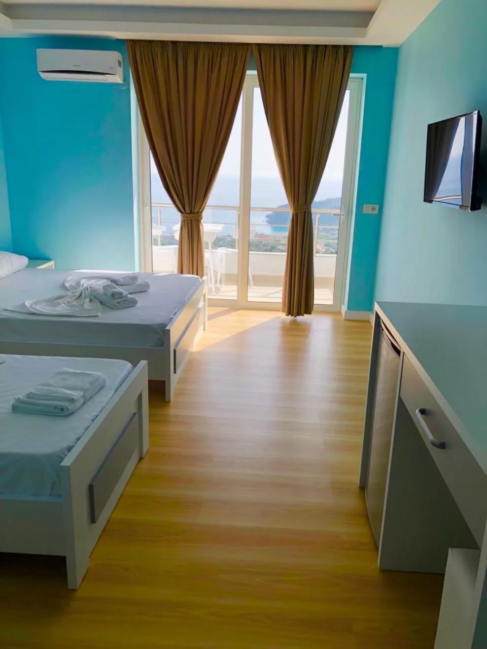 Quadruple Room with Sea View in Aphrodite's Garden