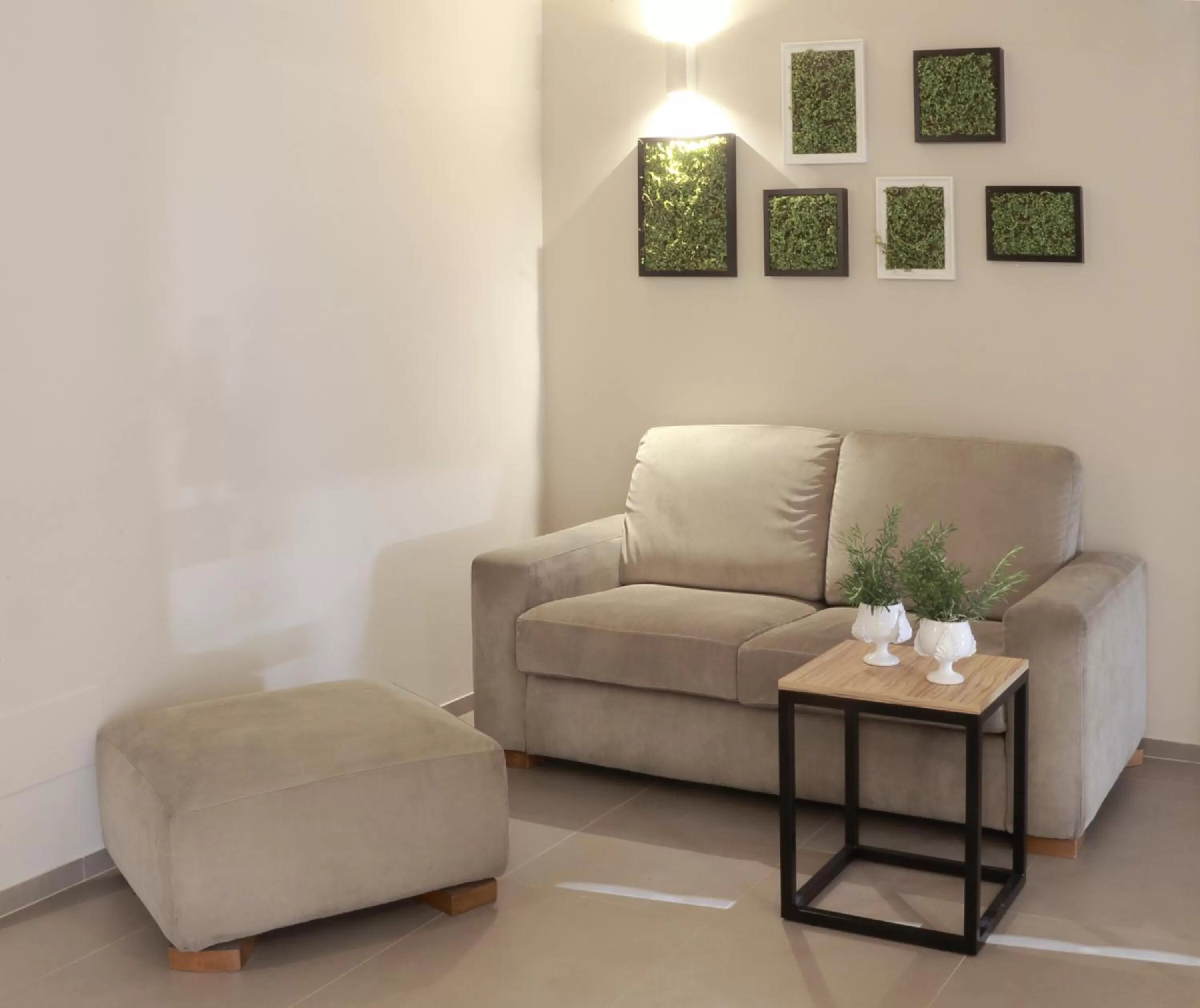 Decorative detail in Hotel Aloisi