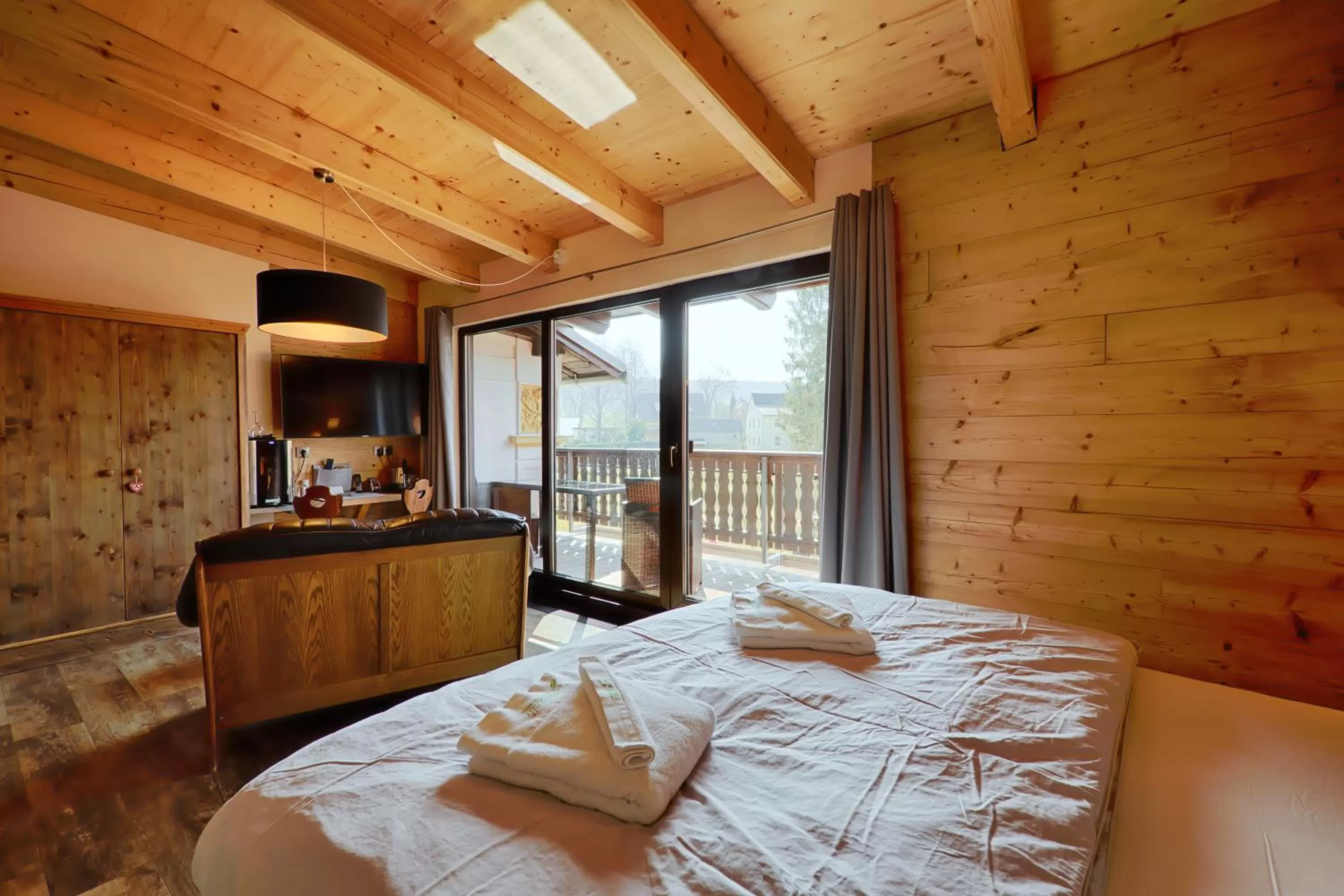 Photo of the whole room, Bed in Sennerhütte Landhotel