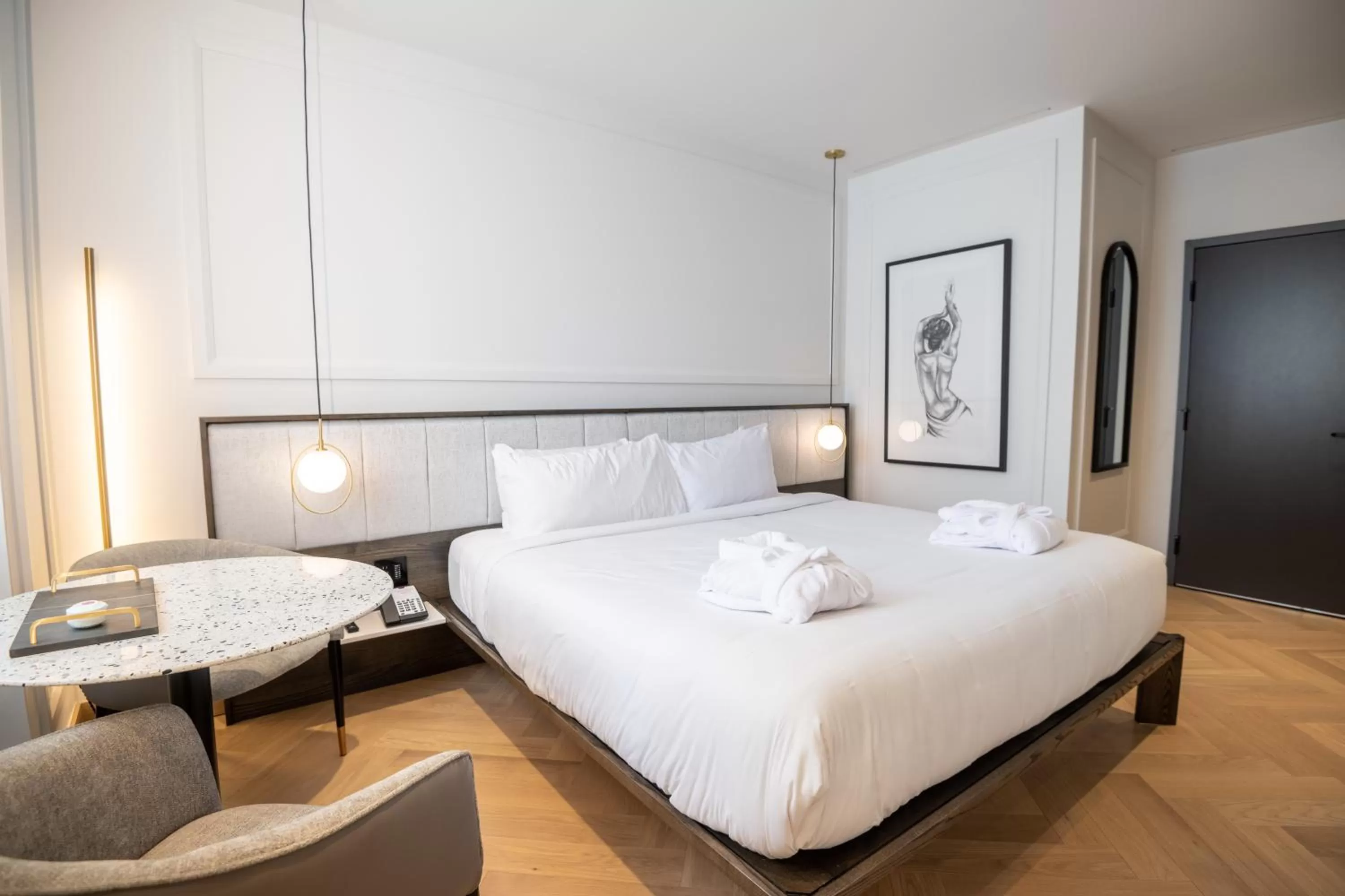 Bedroom, Bed in Hôtel Boutique Ophelia - Par Aneyro