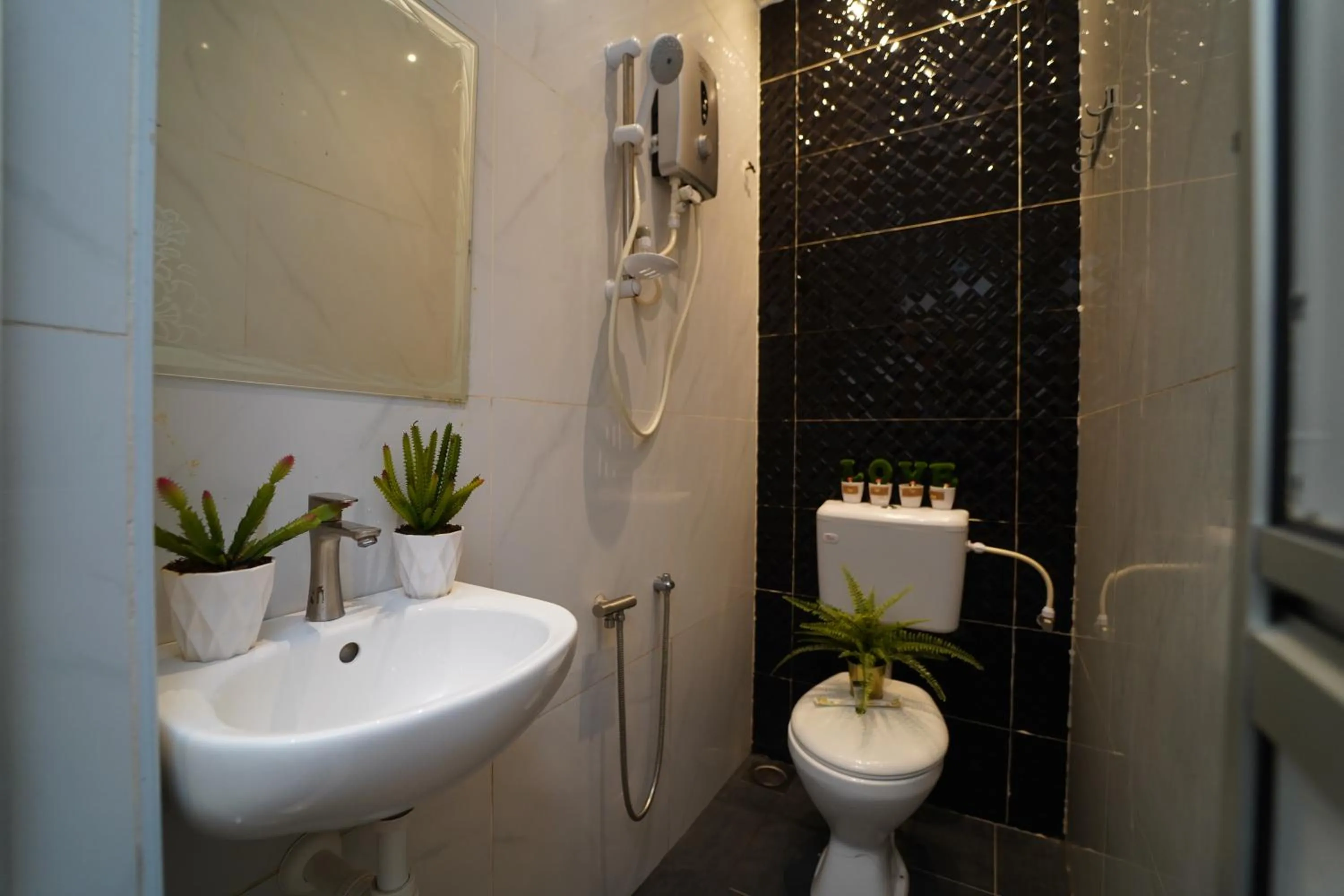 Ghazrin's Classic Hotel JB