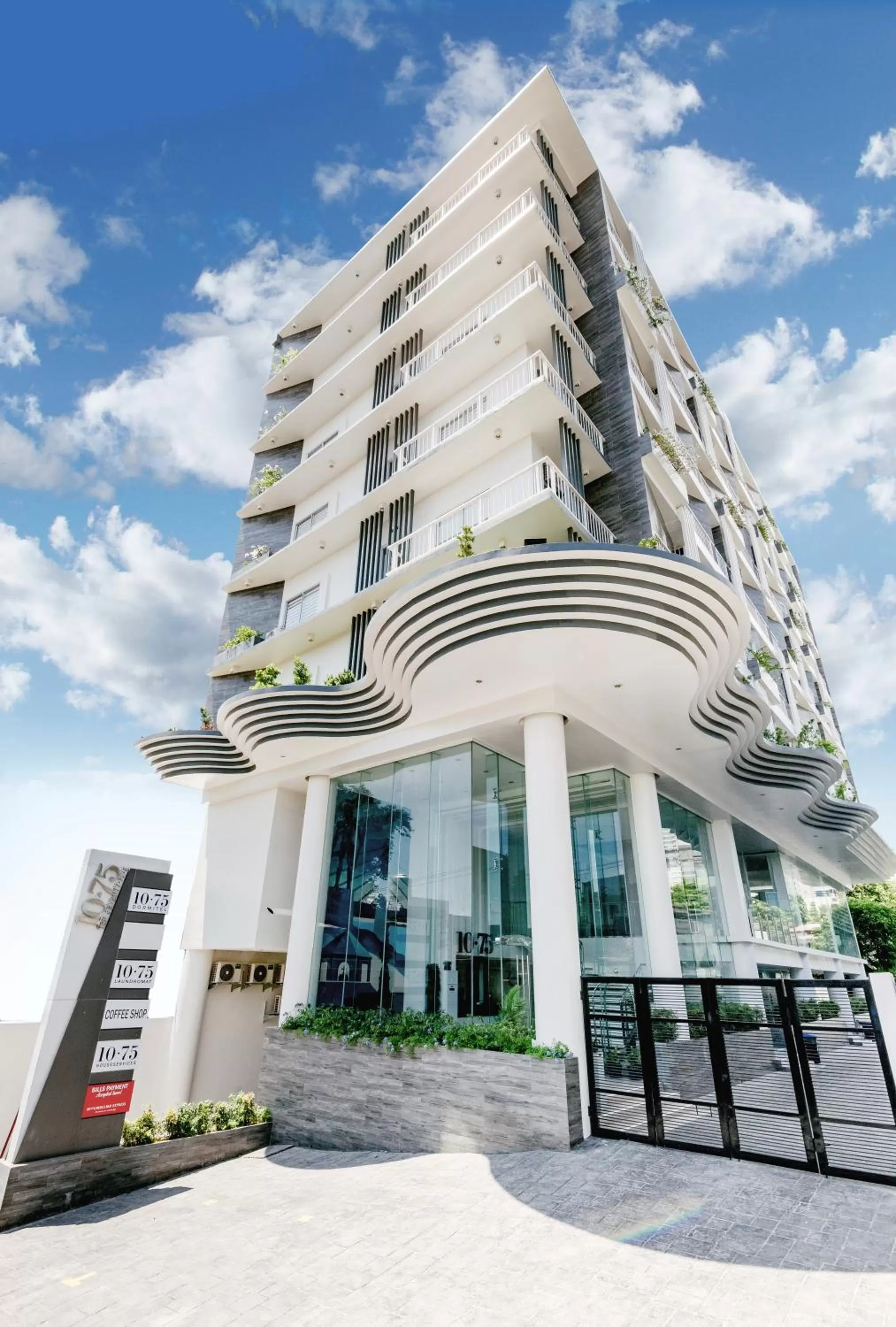 Property building in 1075 Dormitel