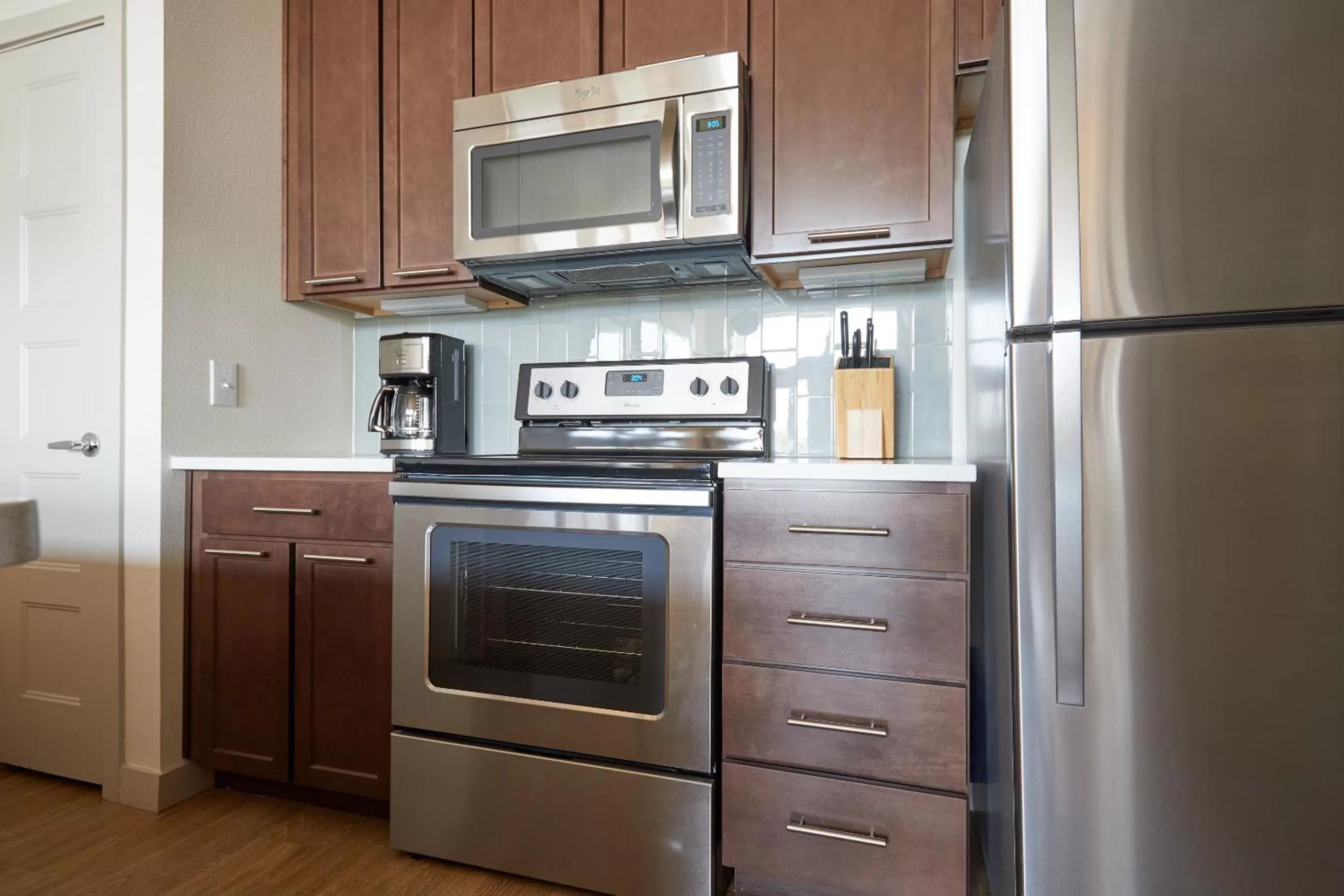 Living room, Kitchen/Kitchenette in Sonder at La Villita