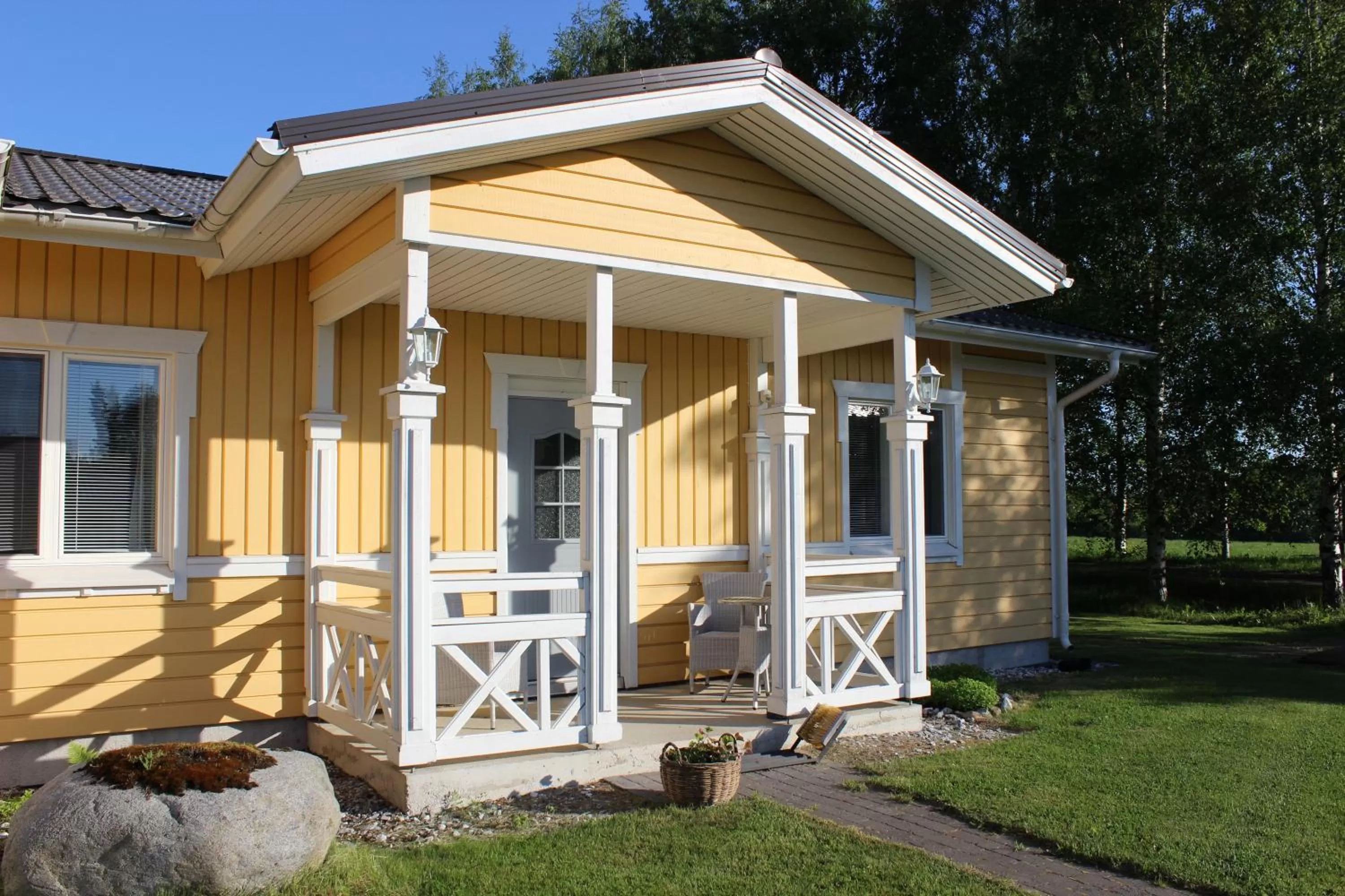 Facade/entrance in B&B Lomamokkila
