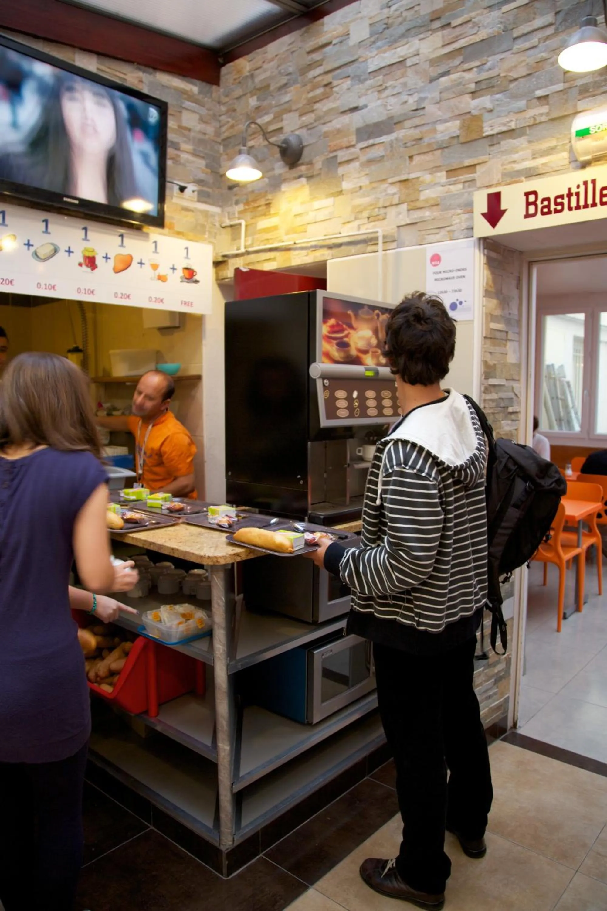 Food in Bastille Hostel