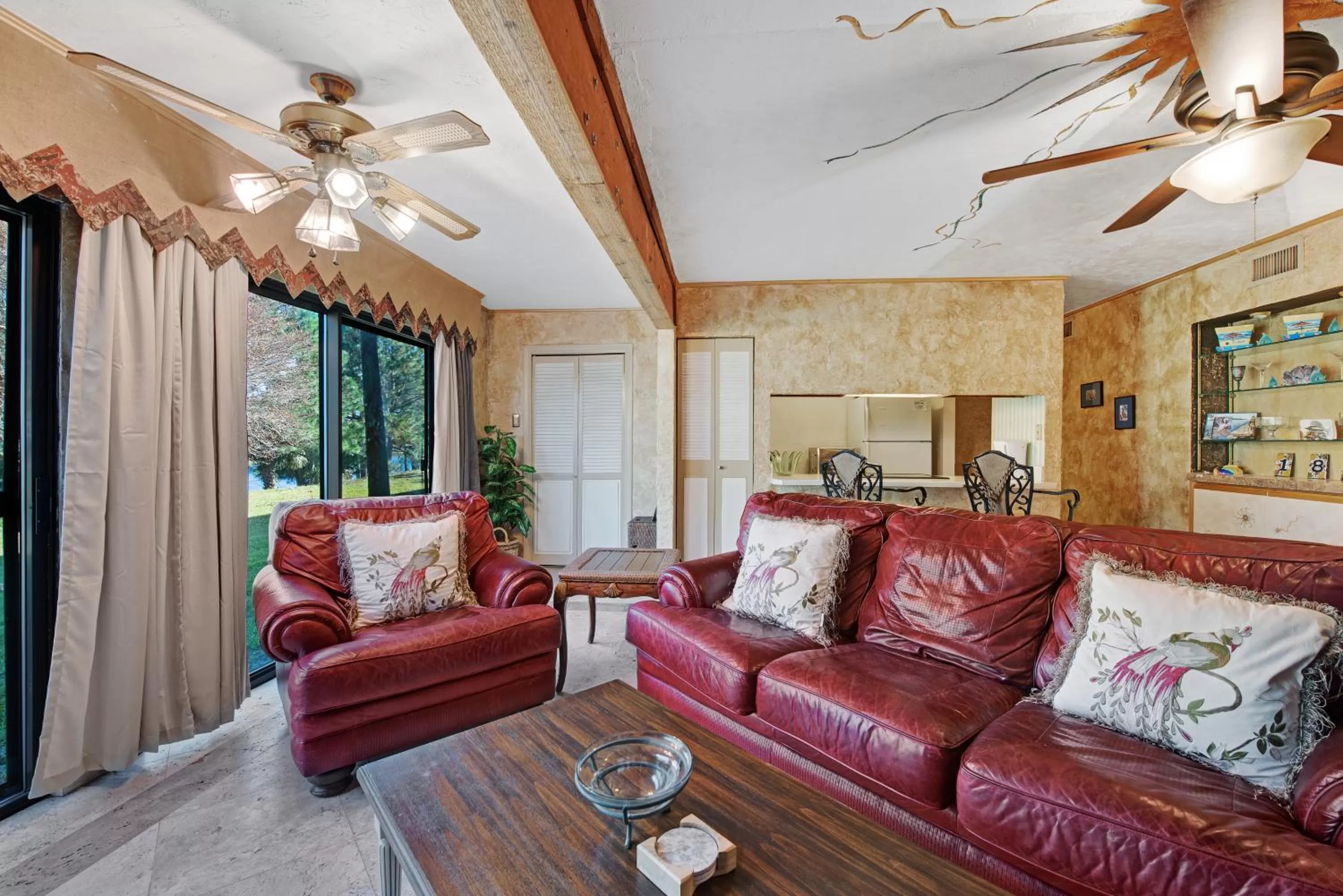 Seating Area in Gulf Terrace 181