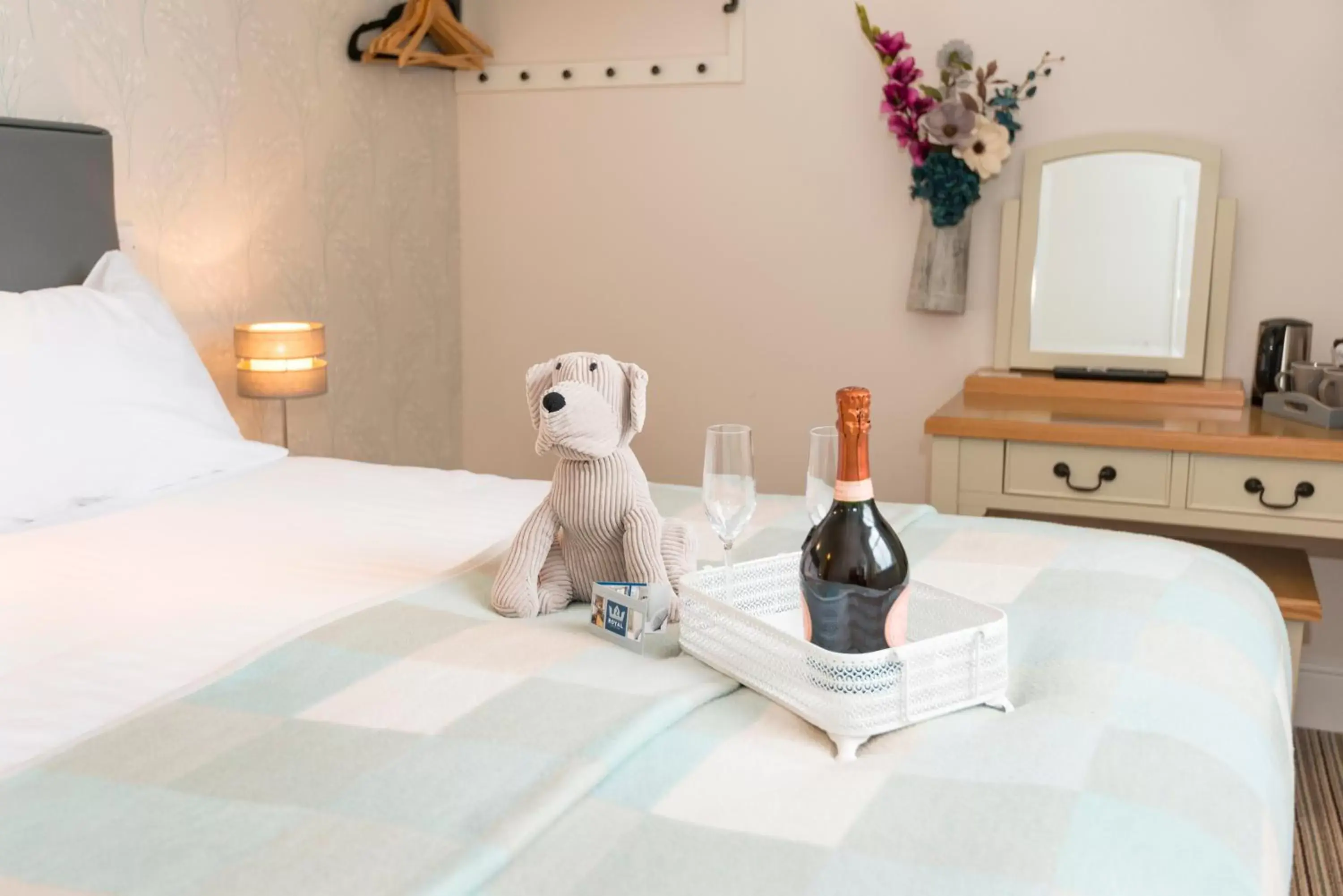 Standard Double Room in The Royal Hotel and Bar Standard Double Room in The Royal Hotel and Bar