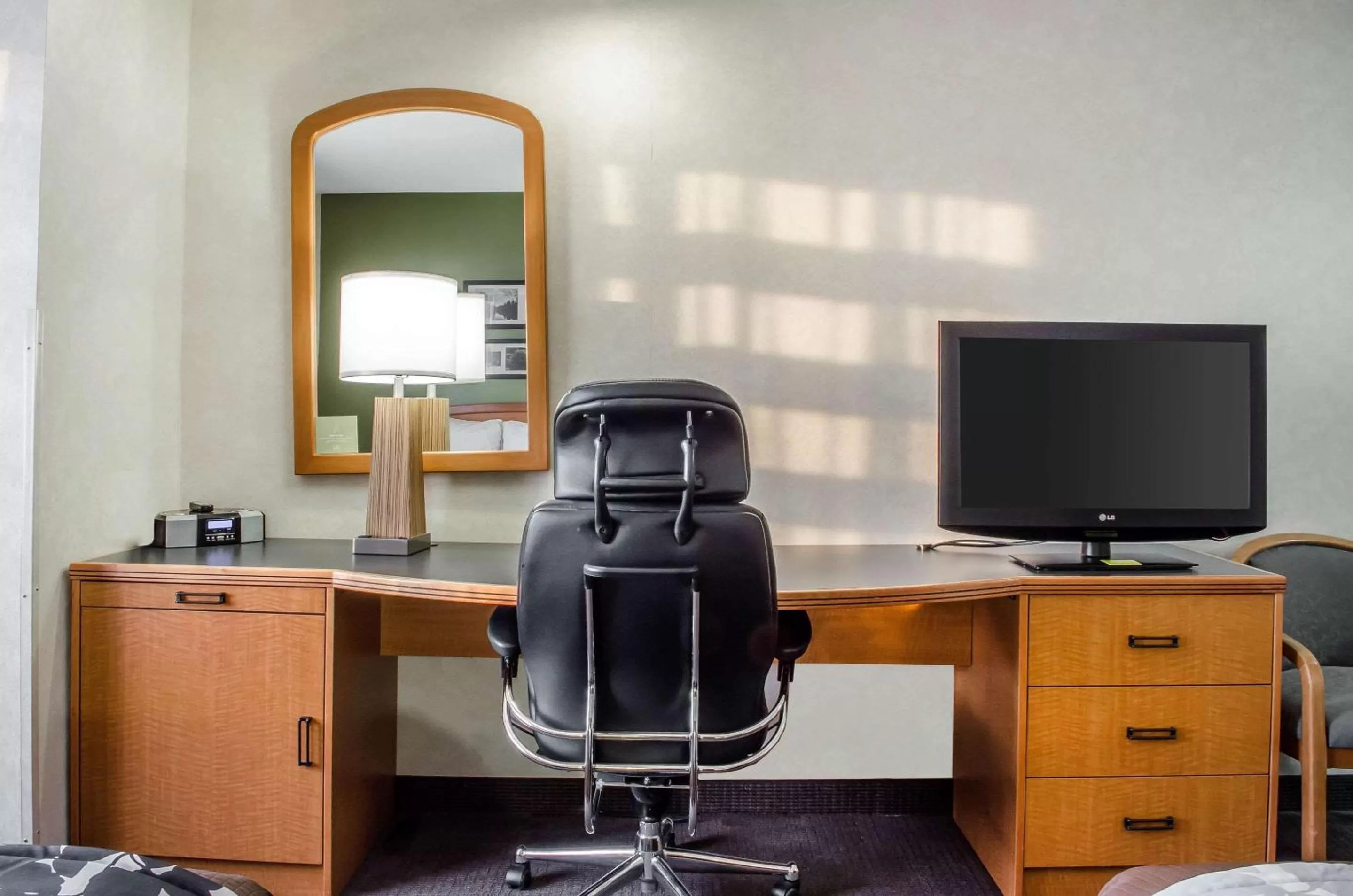 Photo of the whole room in Sleep Inn & Suites Bensalem