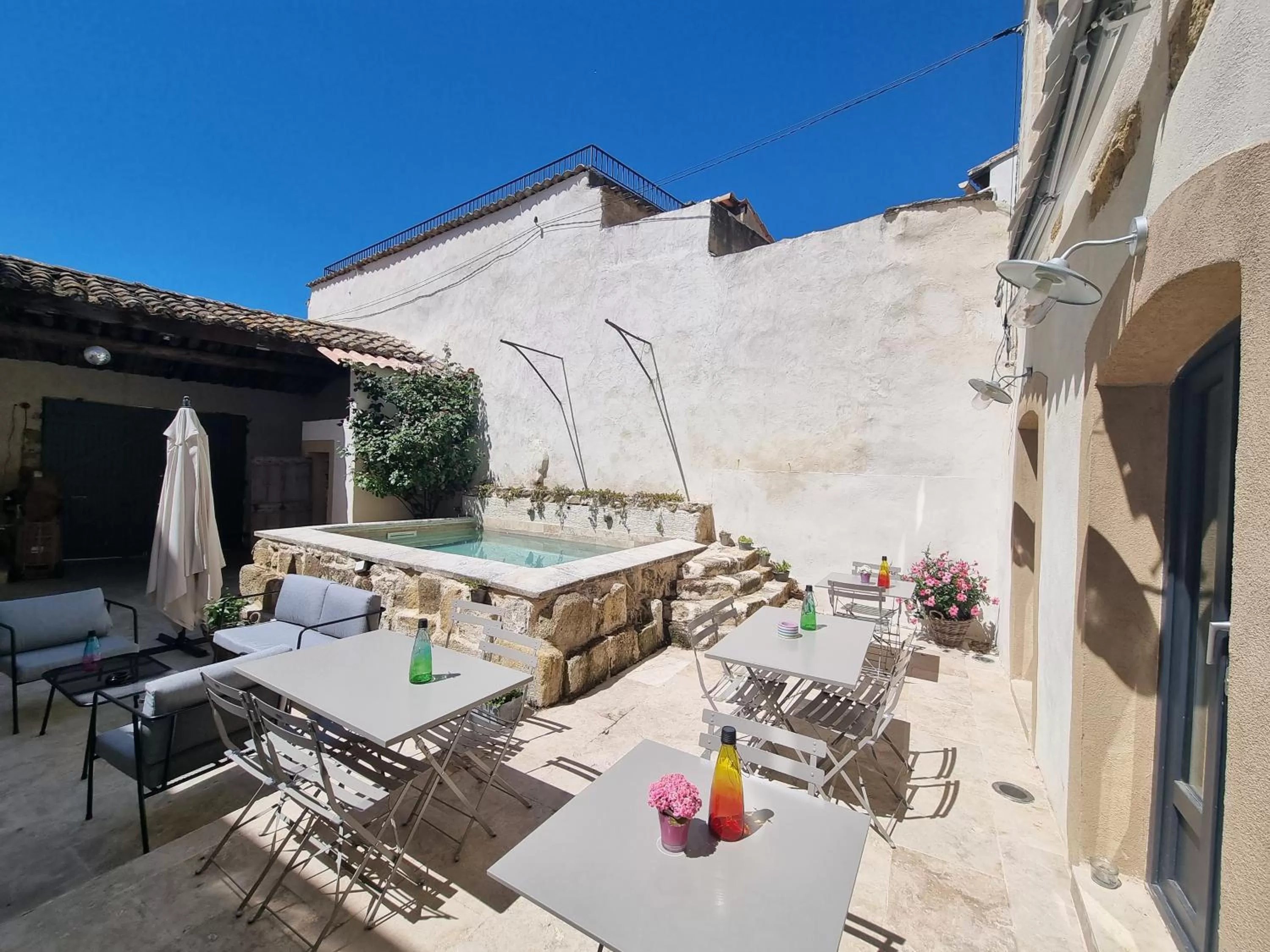 Property building in La Bastide