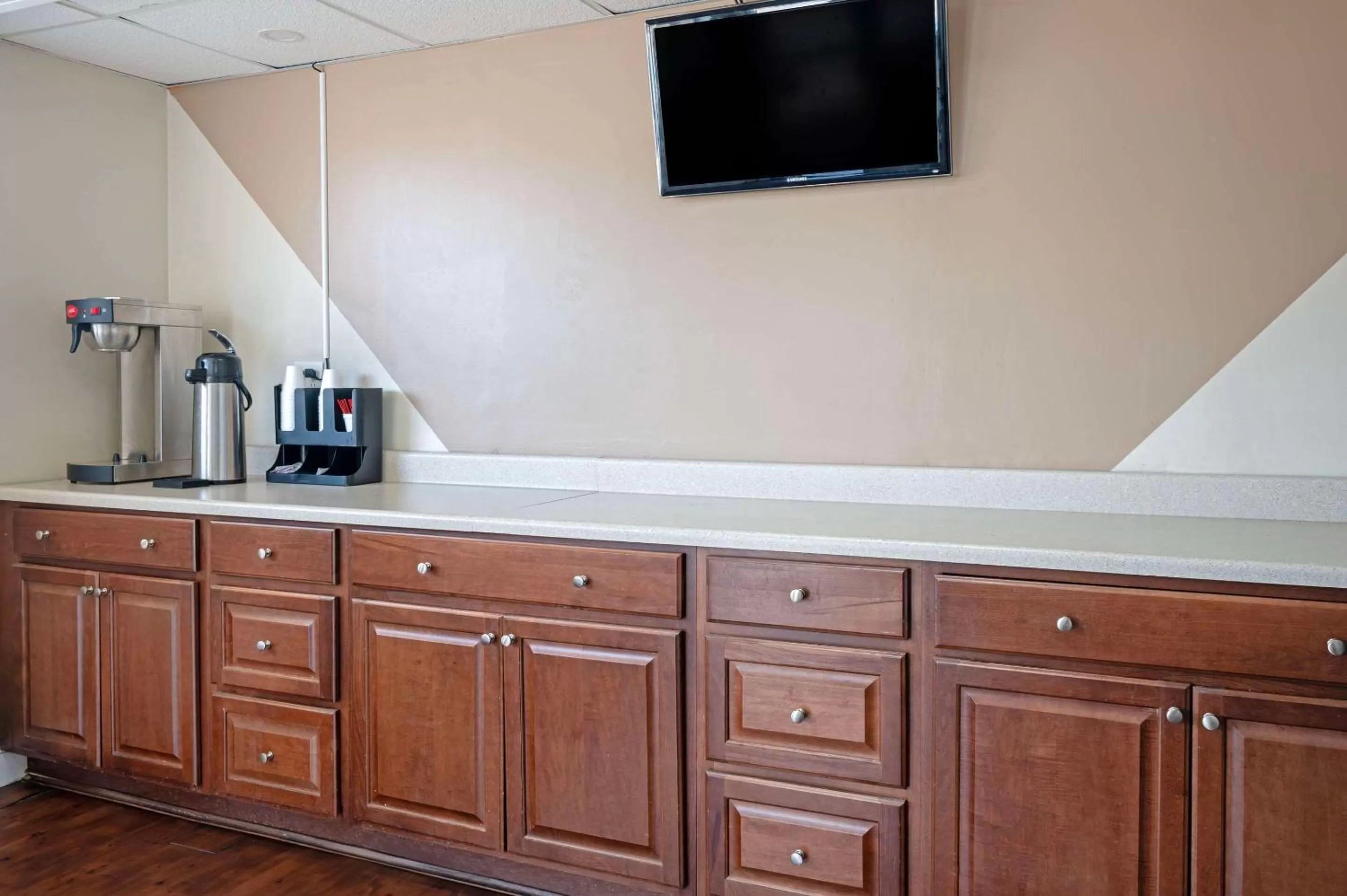 Lobby or reception in Rodeway Inn Terre Haute near University