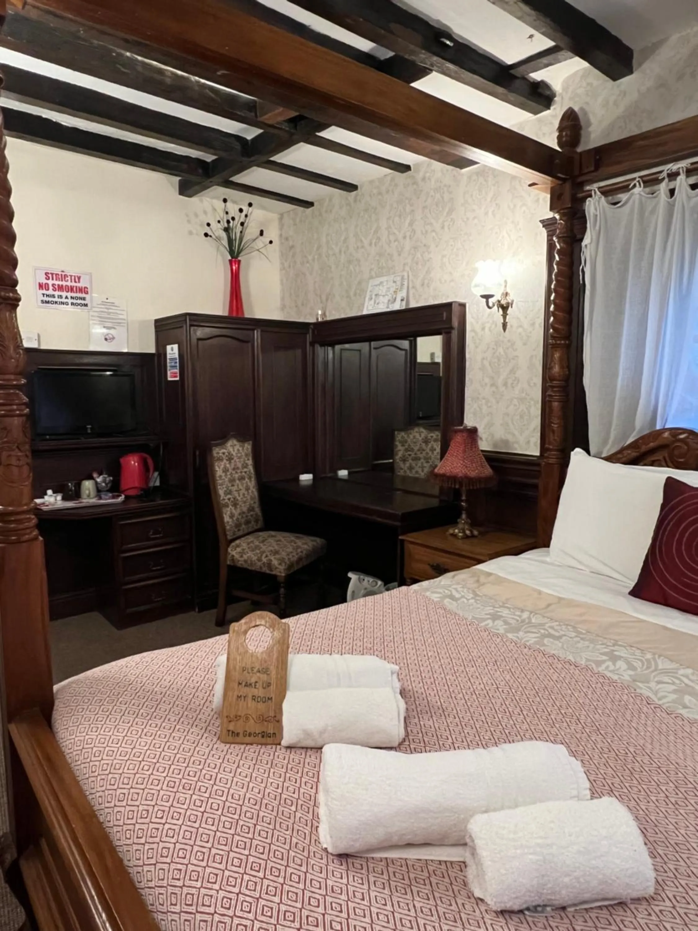 Bed in Georgian House Hotel