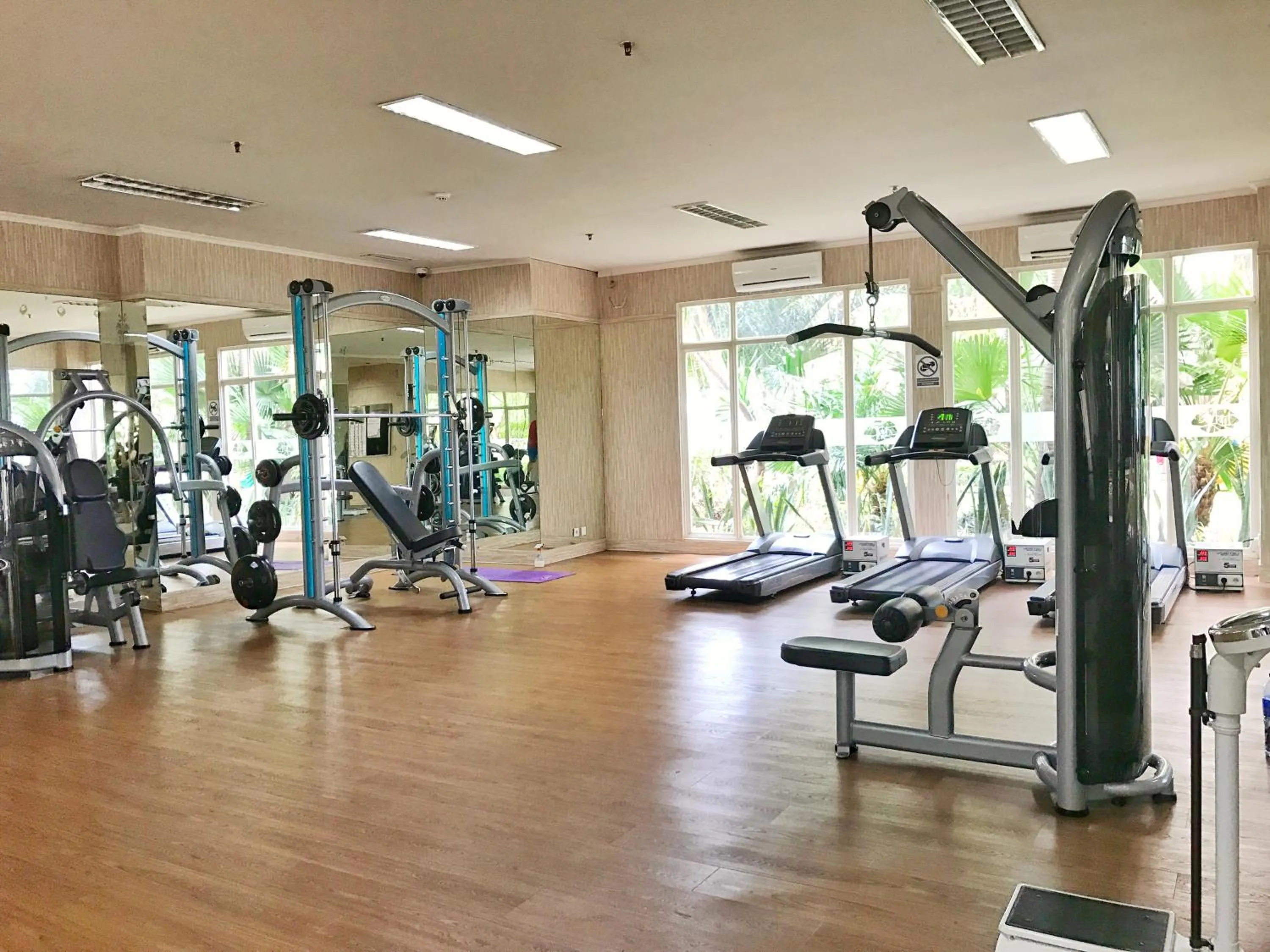 Fitness centre/facilities in Ravarine Suite Apartment