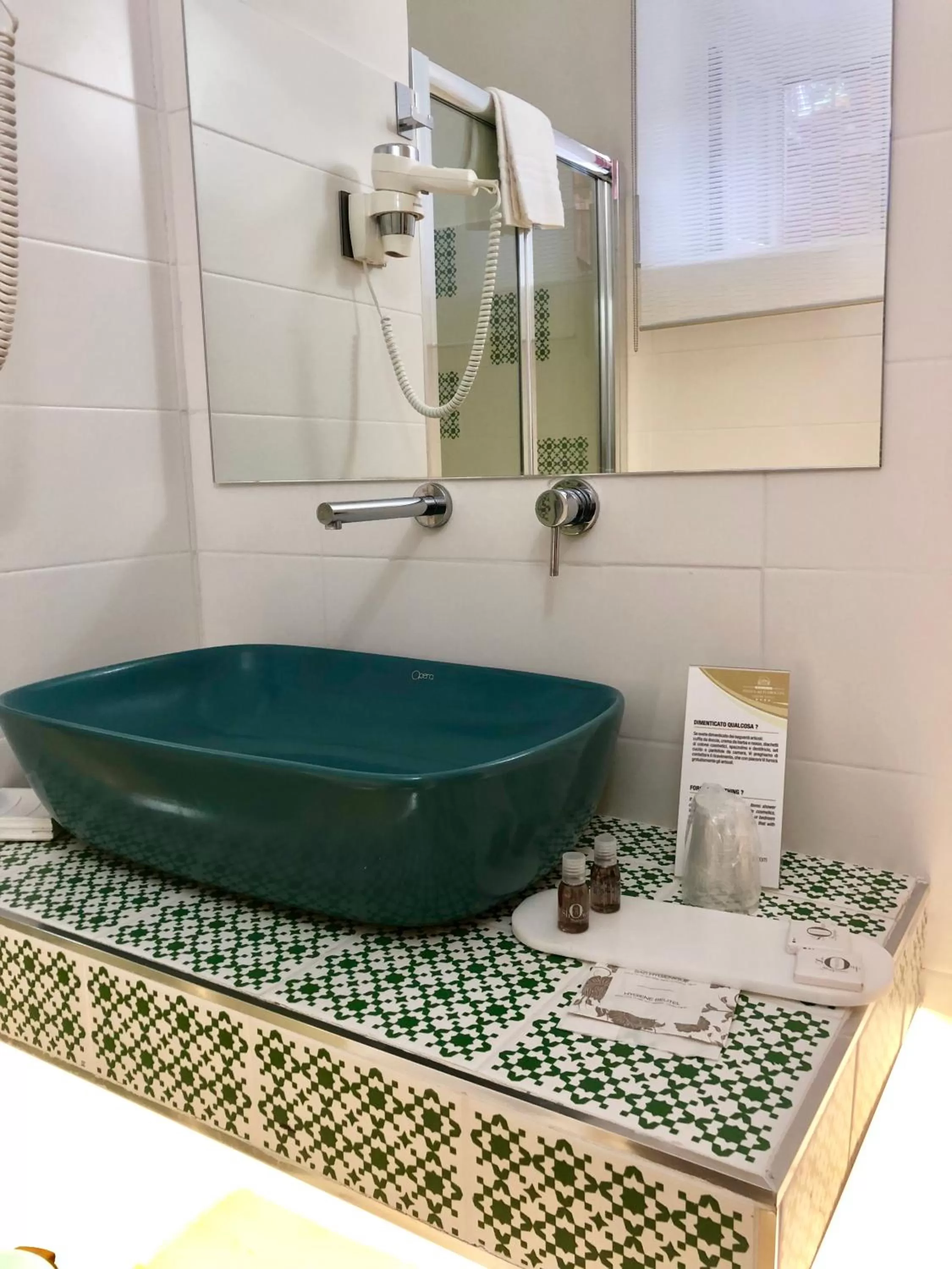 Bathroom in Relais Piazza Del Plebiscito B&B