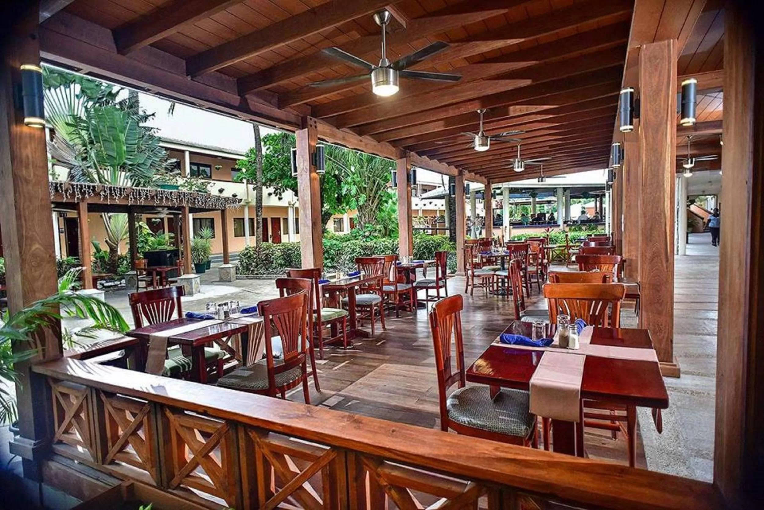 Restaurant/places to eat in Best Western Plus Belize Biltmore Plaza
